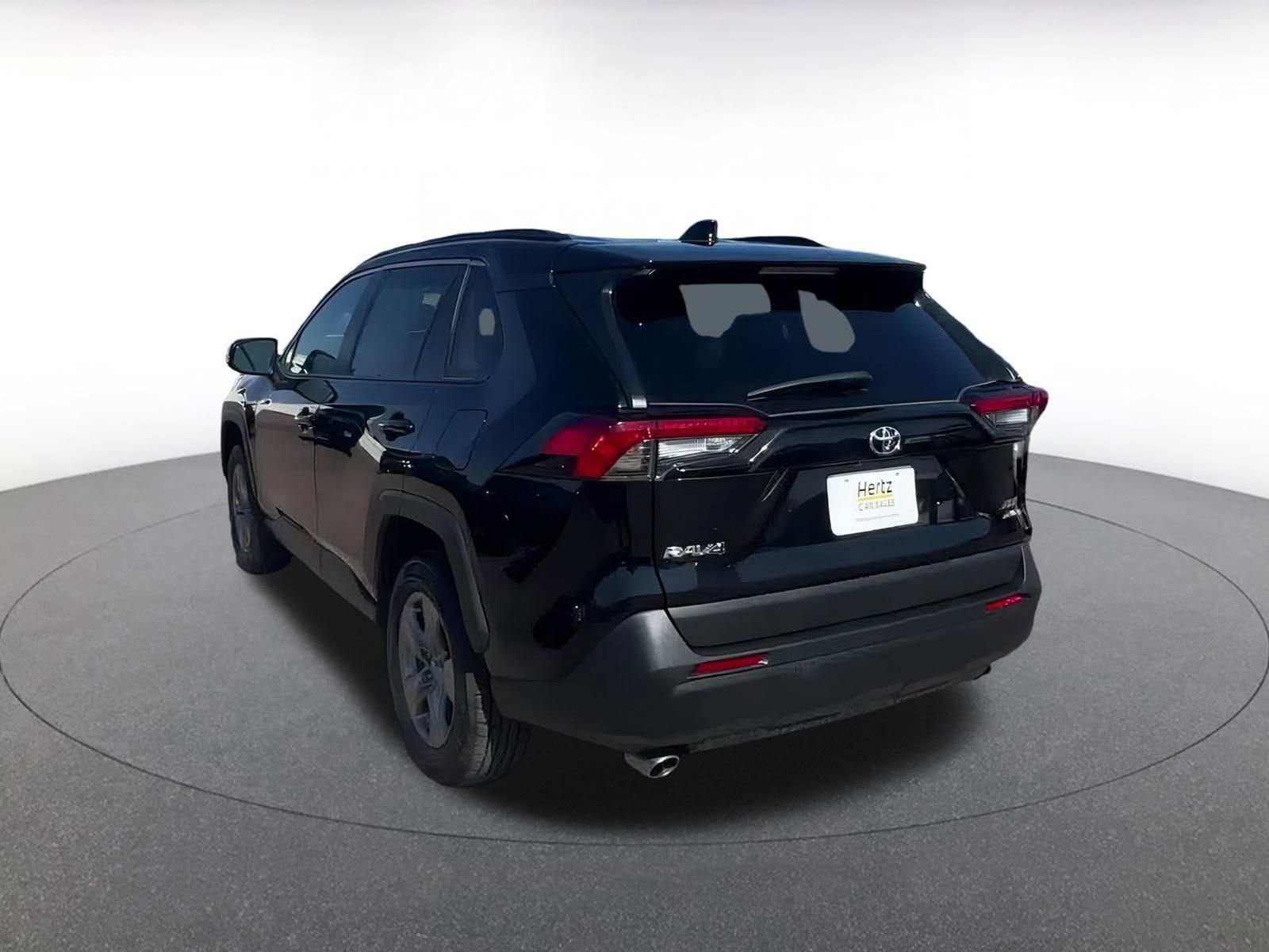 2024 Toyota RAV4 XLE 10