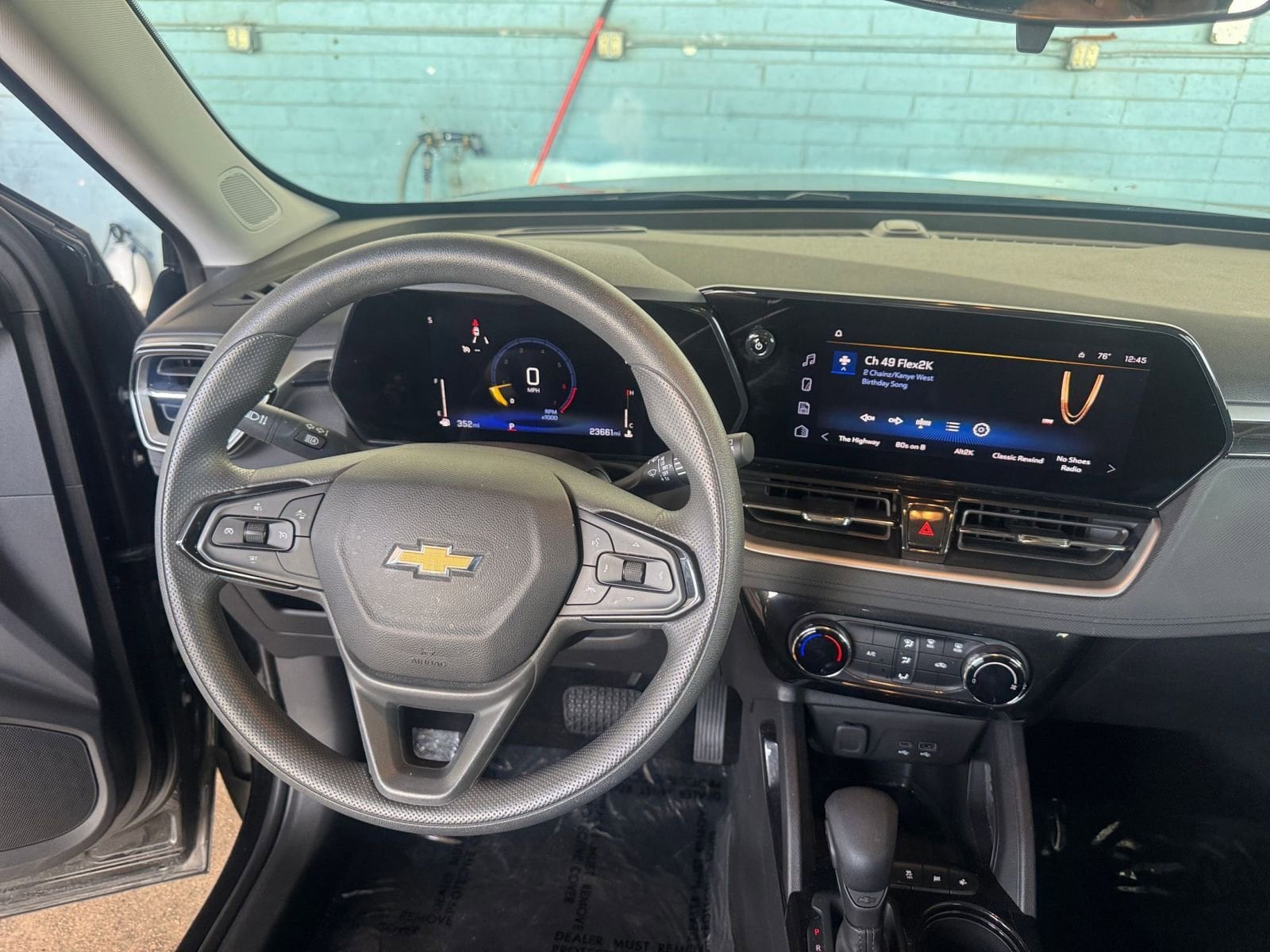 Thumbnail: 2025 Chevrolet TrailBlazer - 32