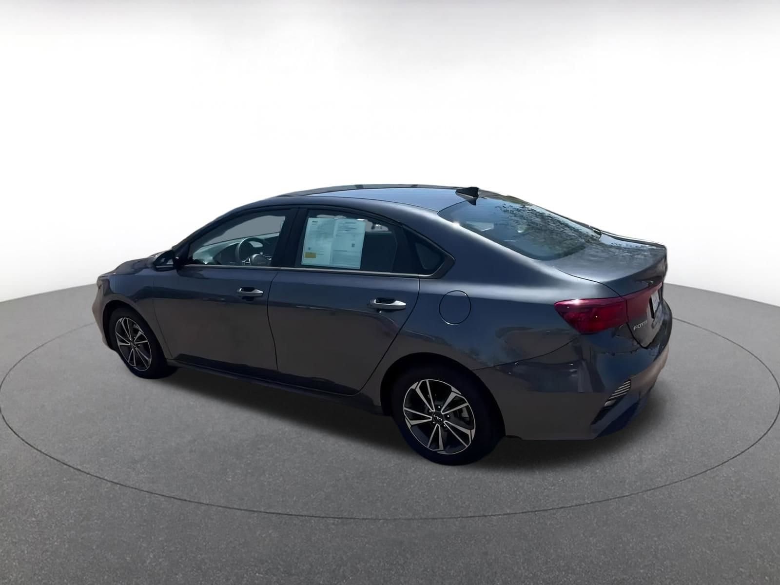 Thumbnail: 2023 Kia Forte - 10