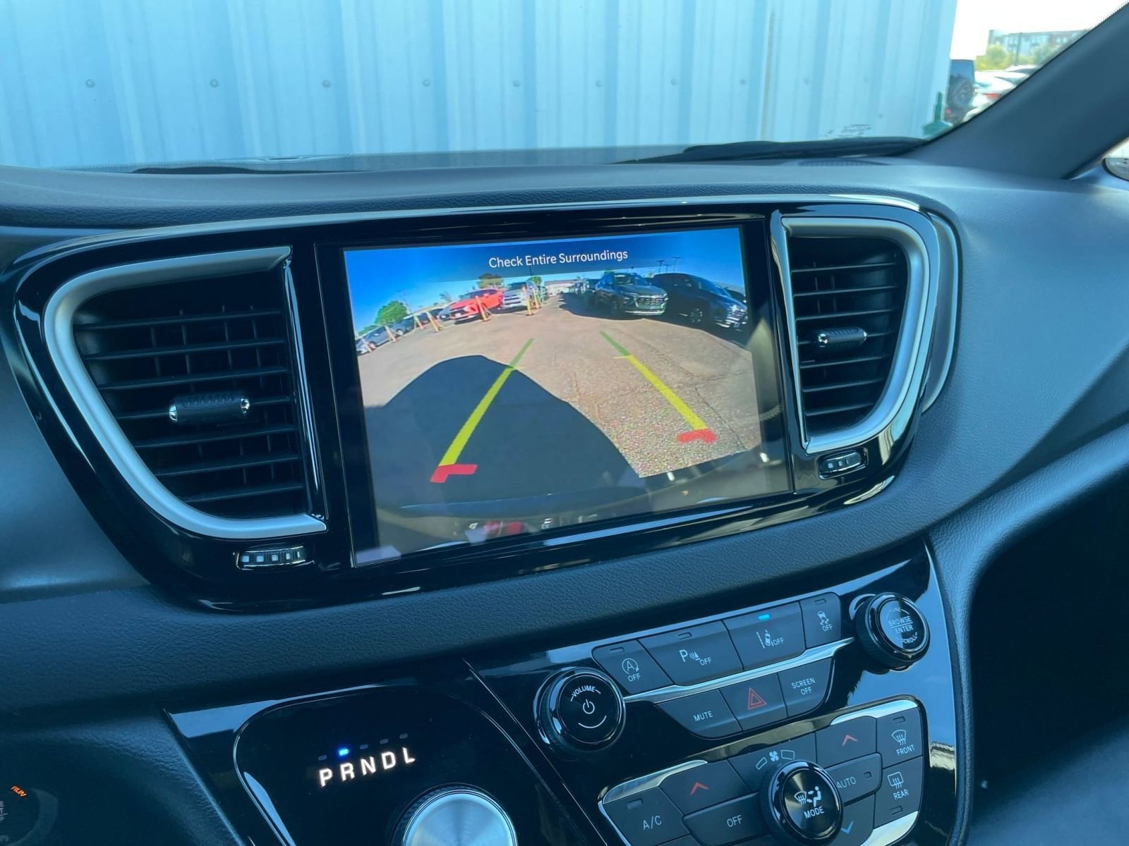 Thumbnail: 2025 Chrysler Pacifica - 18