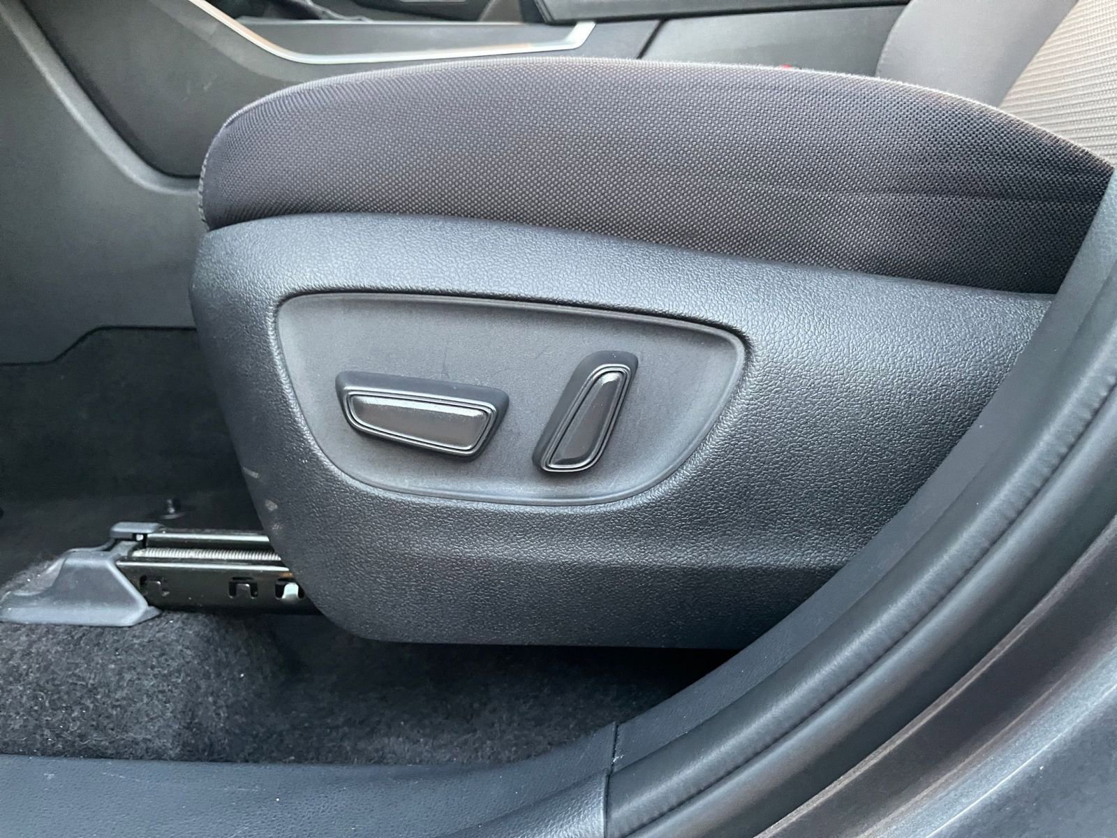 Thumbnail: 2025 Toyota Highlander - 25