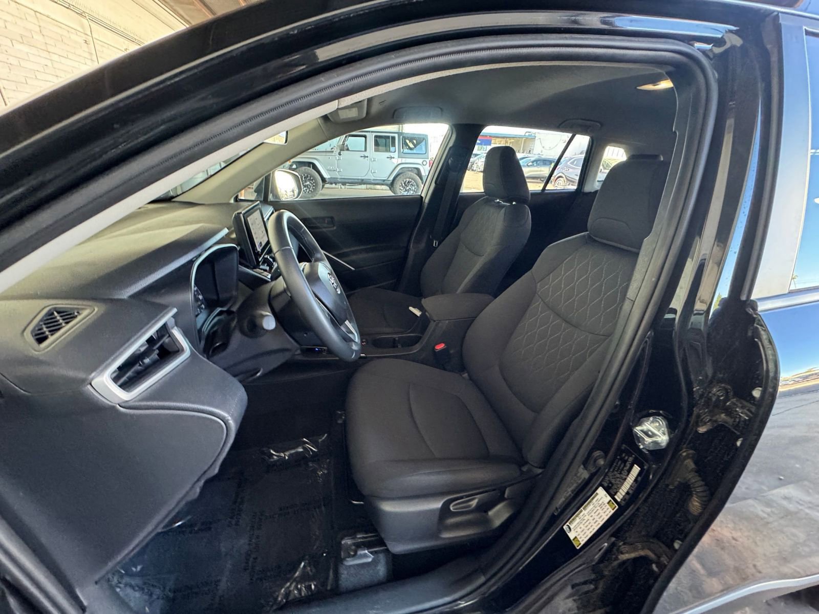 Thumbnail: 2025 Toyota Corolla Cross - 34