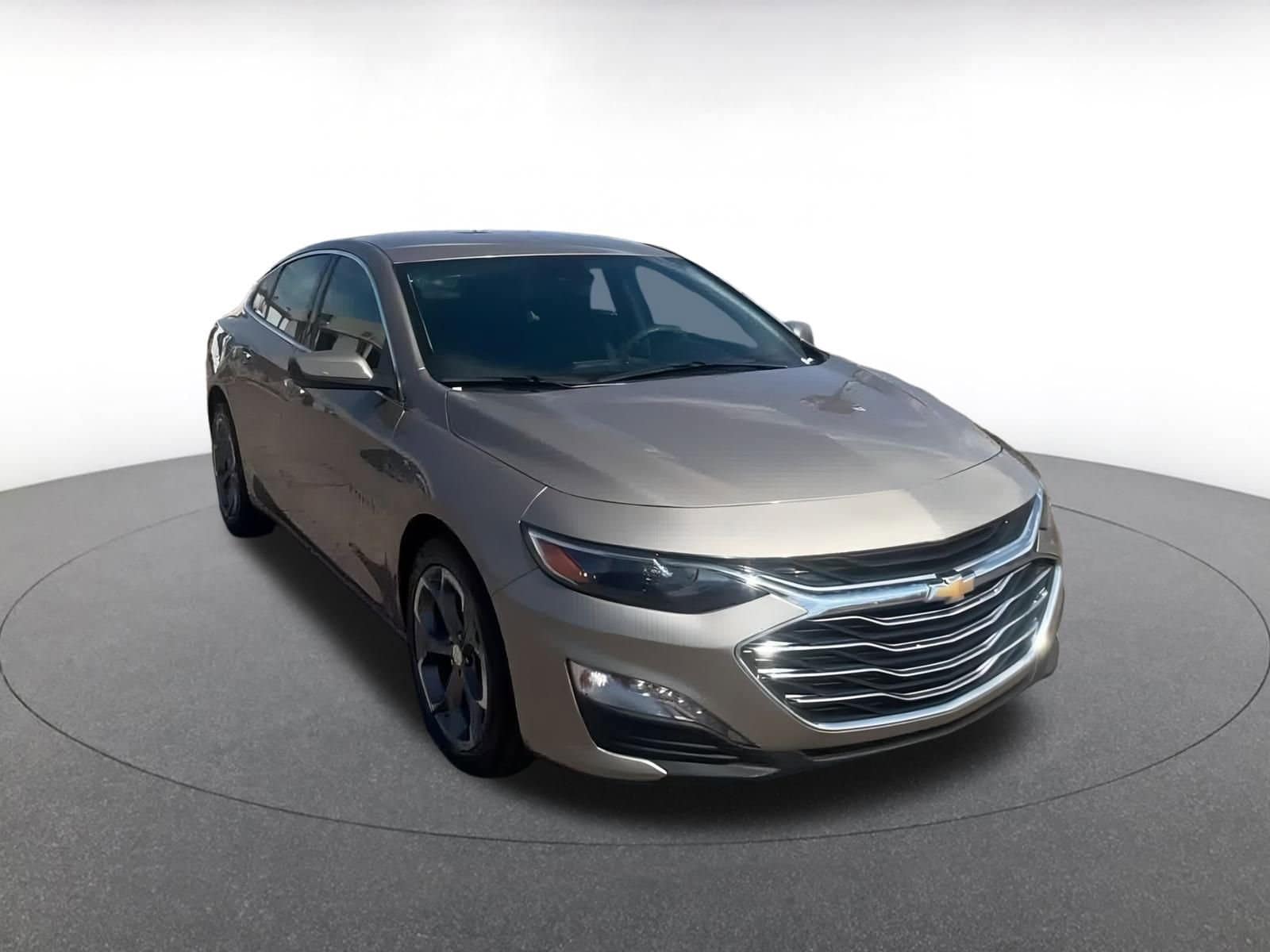Thumbnail: 2023 Chevrolet Malibu - 3