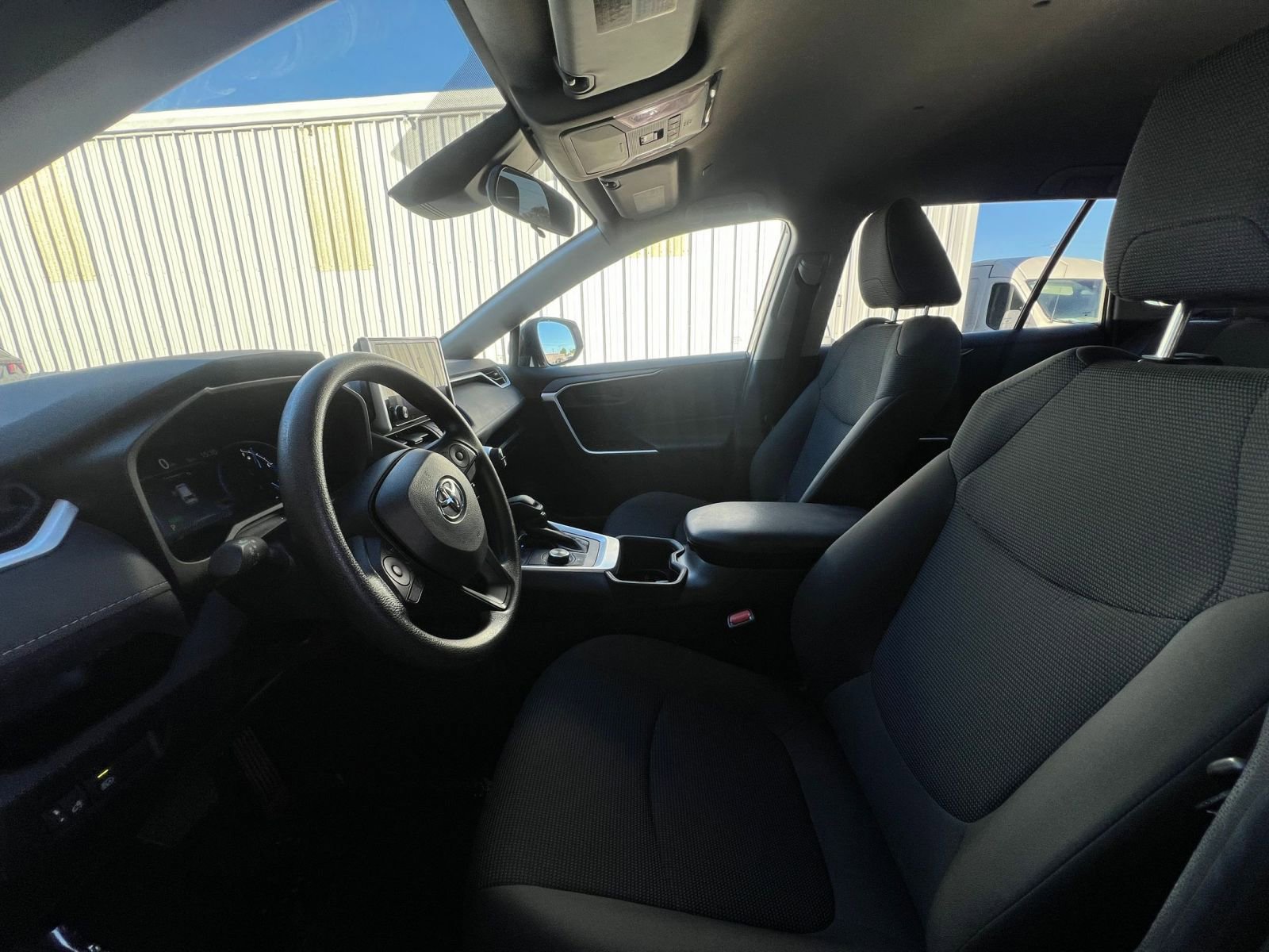 Thumbnail: 2025 Toyota RAV4 - 27