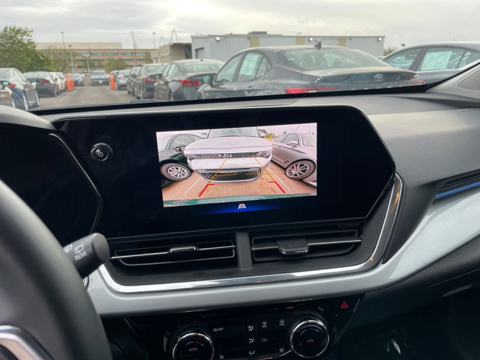 Thumbnail: 2025 Chevrolet Trax - 23