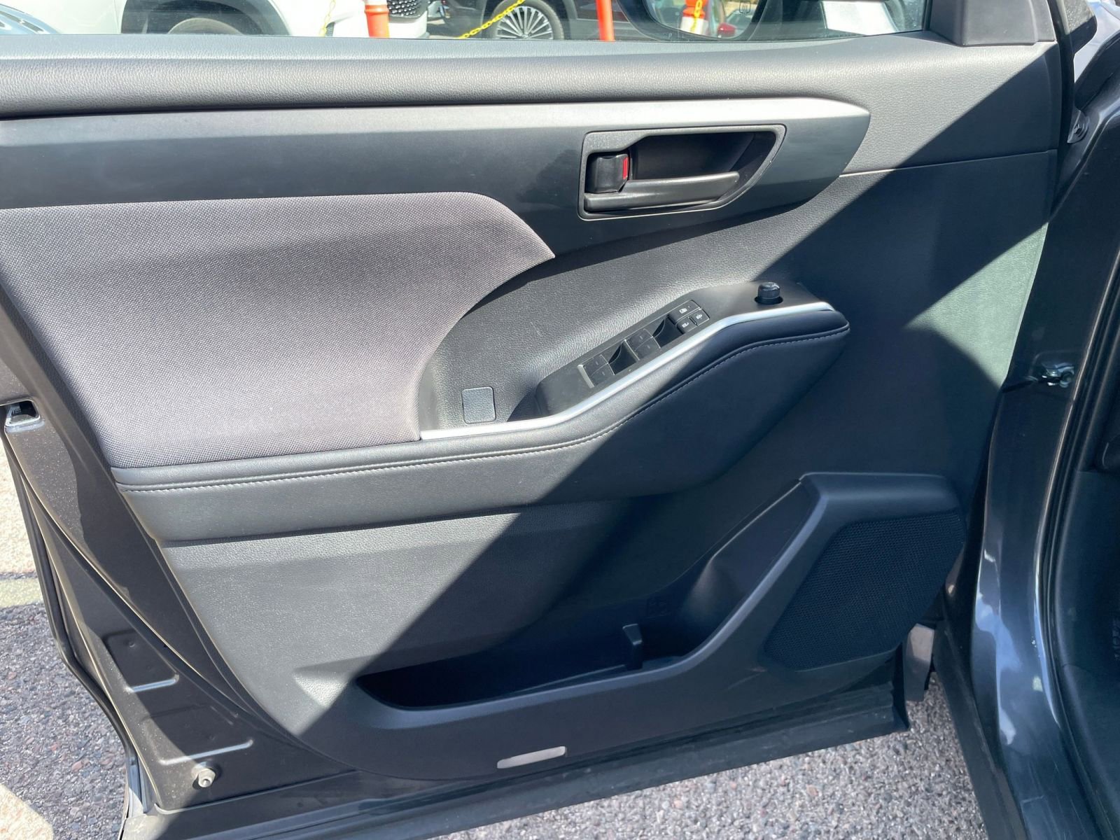 Thumbnail: 2025 Toyota Highlander - 18