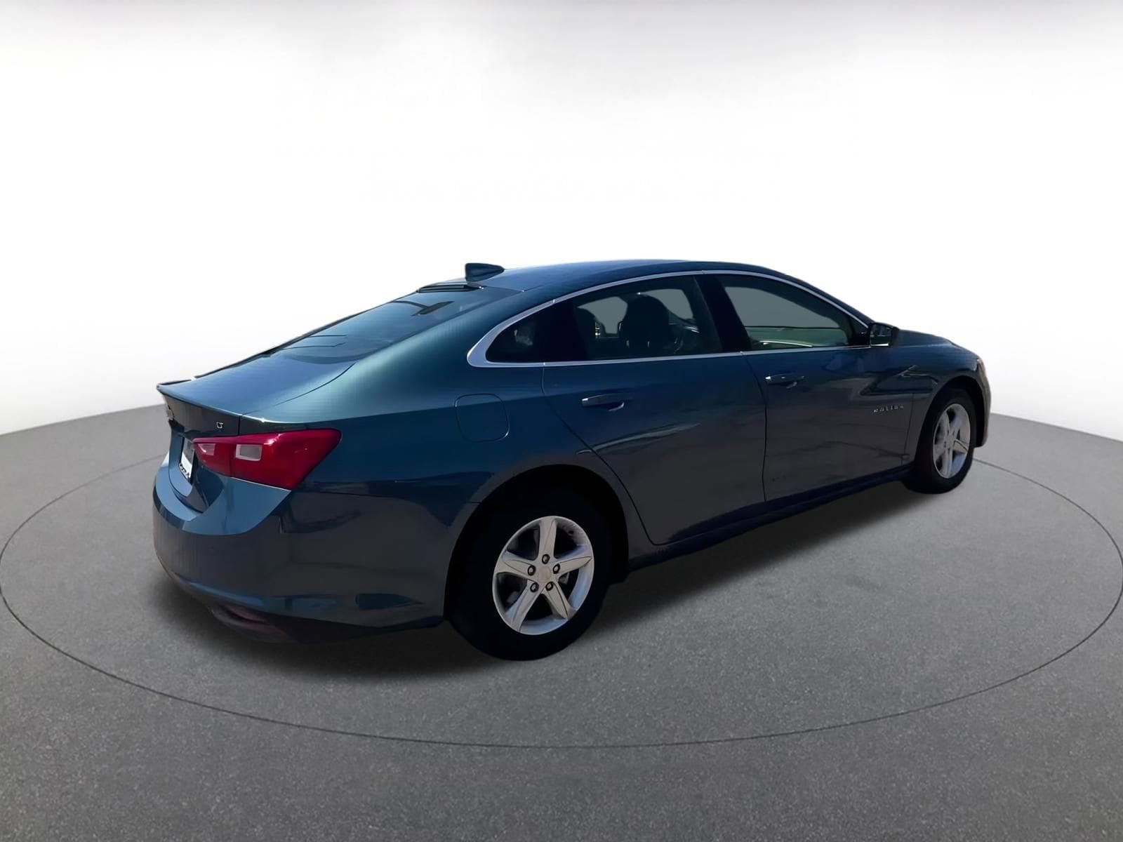 Thumbnail: 2024 Chevrolet Malibu - 15