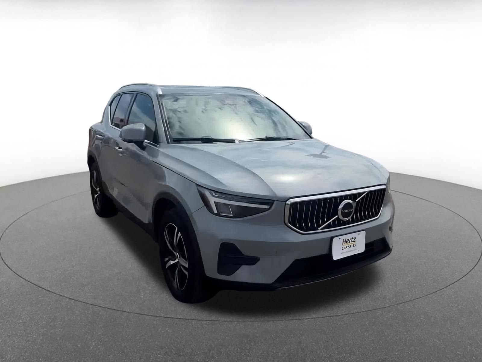 Thumbnail: 2024 Volvo XC40 - 3