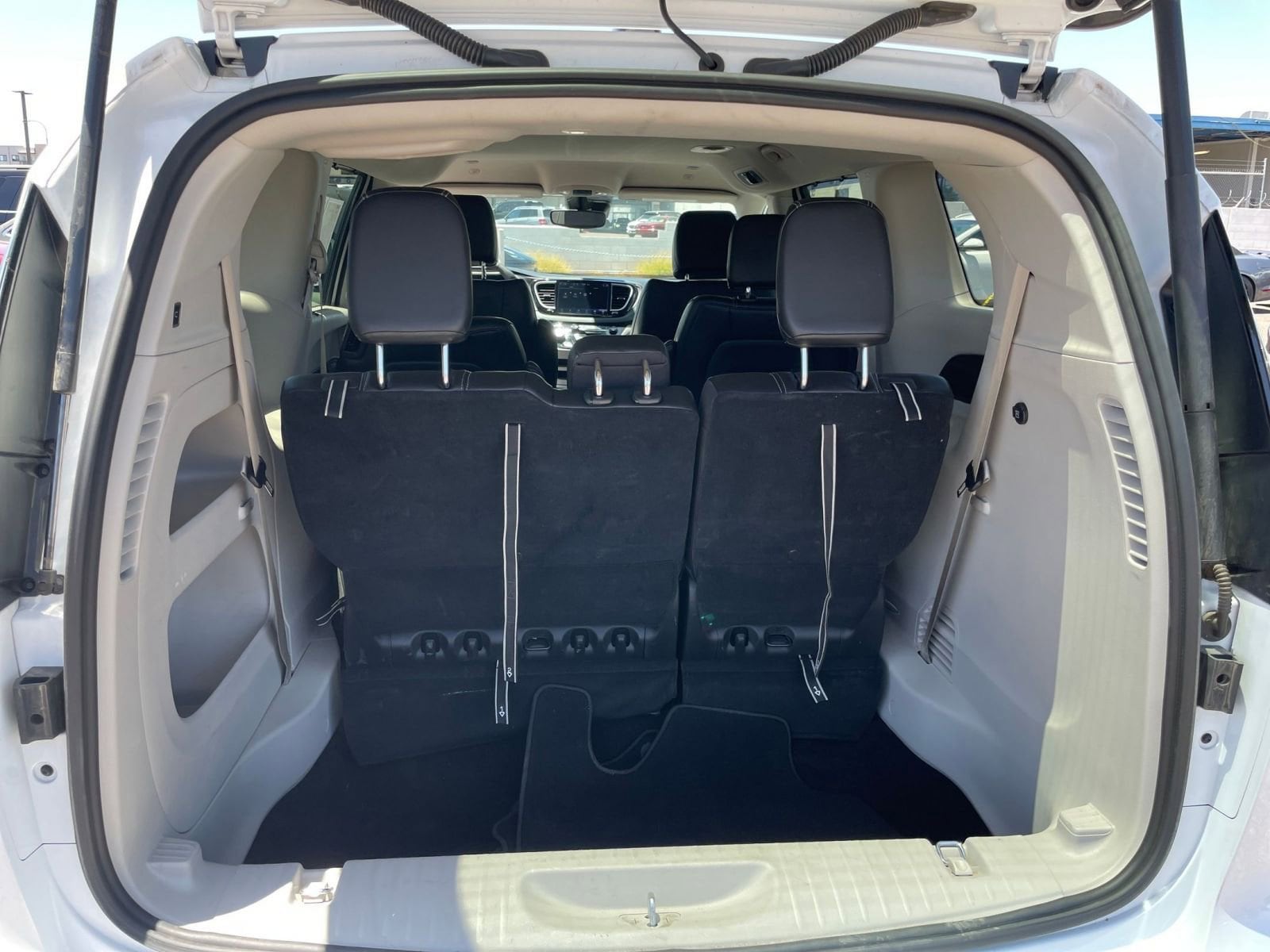 2024 Chrysler Pacifica Touring L 31