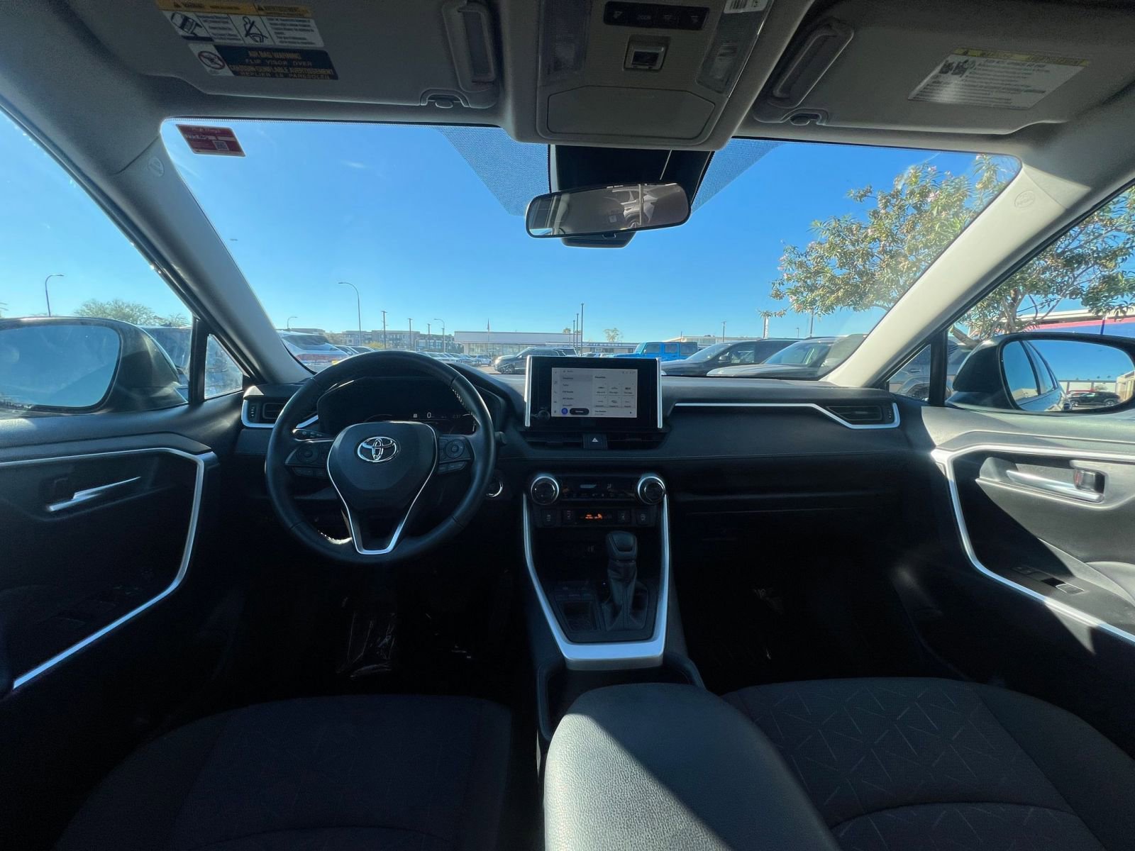 Thumbnail: 2025 Toyota RAV4 - 33