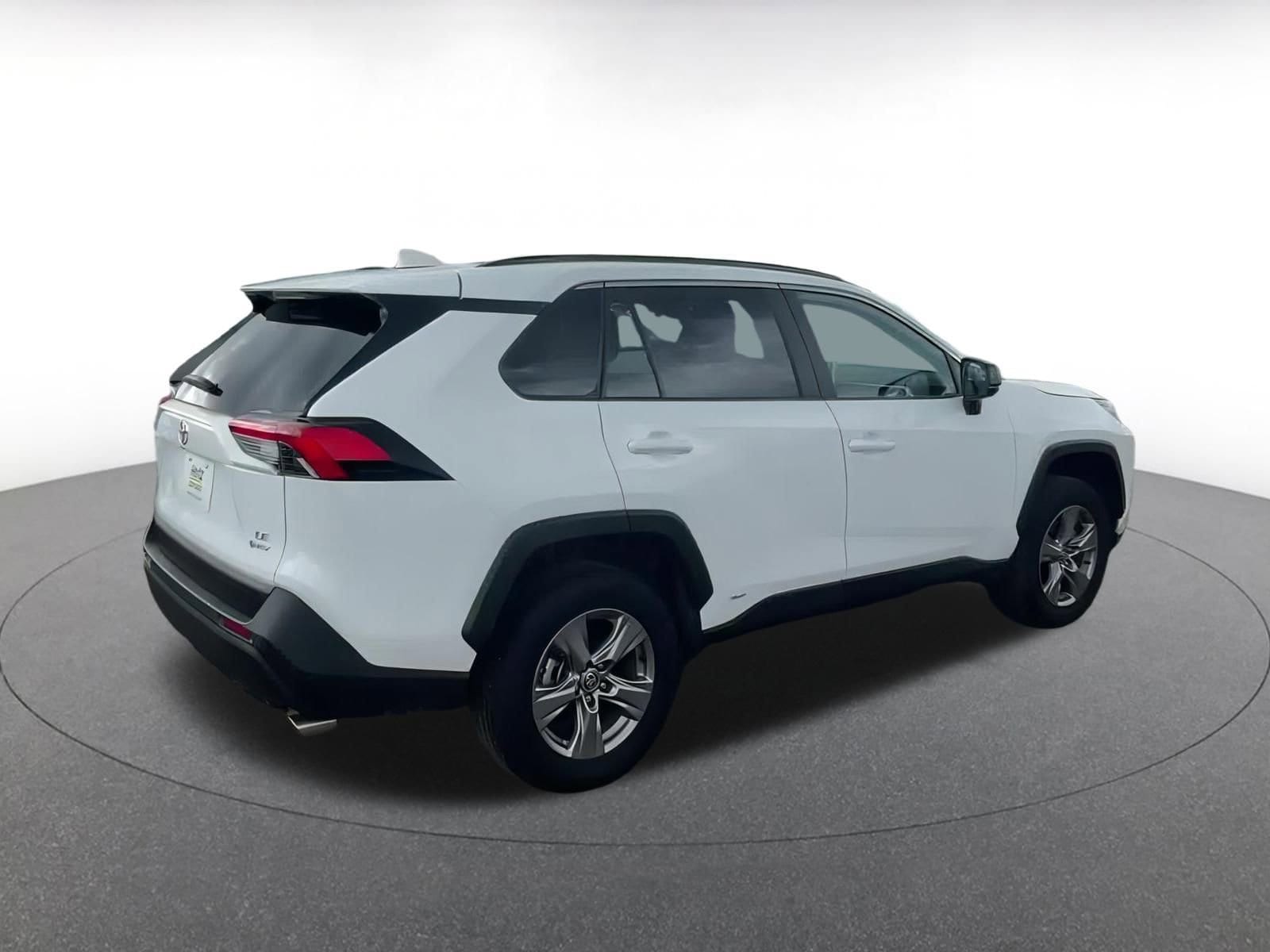 Thumbnail: 2025 Toyota RAV4 - 15