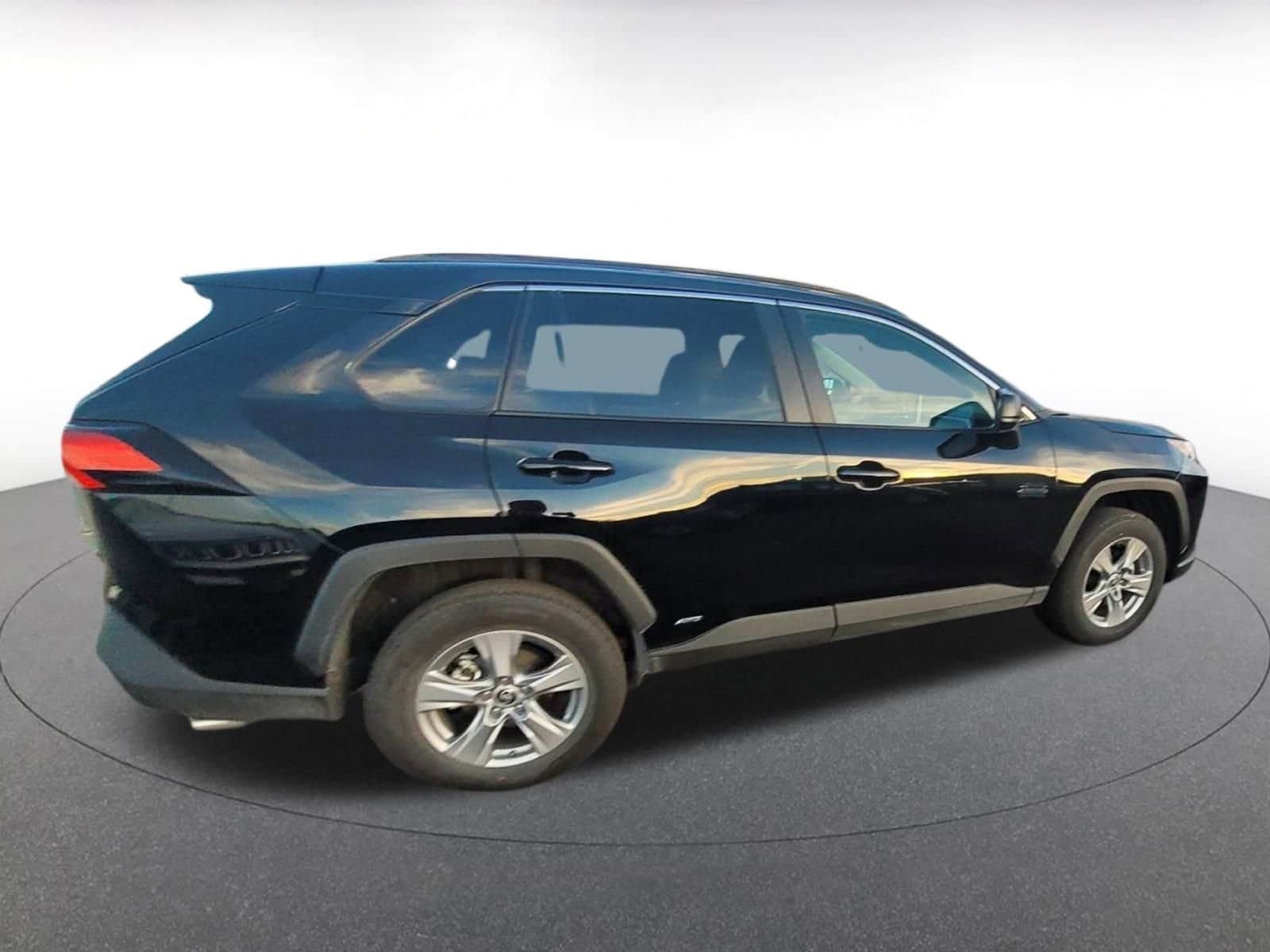 Thumbnail: 2025 Toyota RAV4 - 8