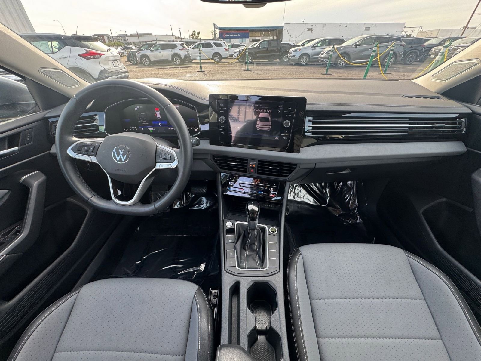 Thumbnail: 2025 Volkswagen Jetta - 32