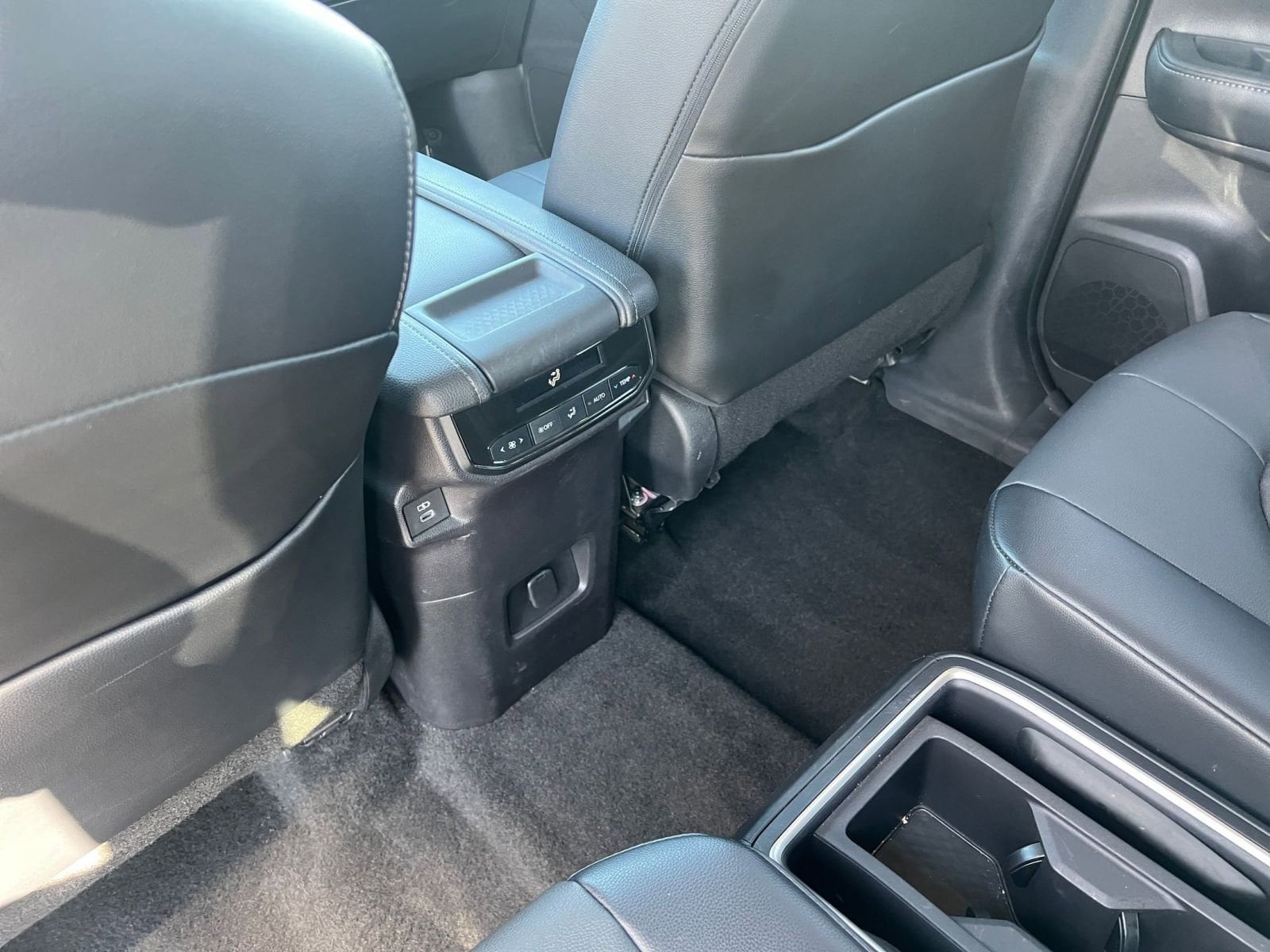 Thumbnail: 2025 Toyota Grand Highlander - 25