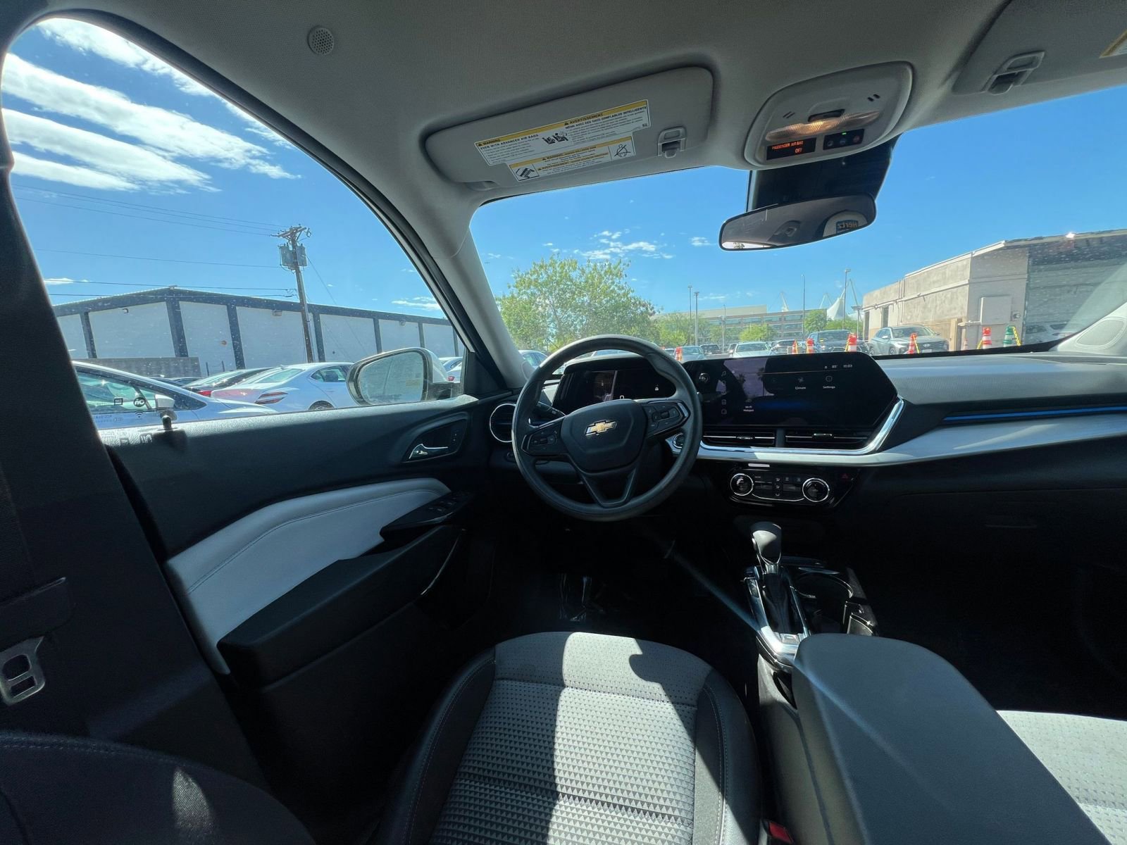 Thumbnail: 2025 Chevrolet Trax - 34