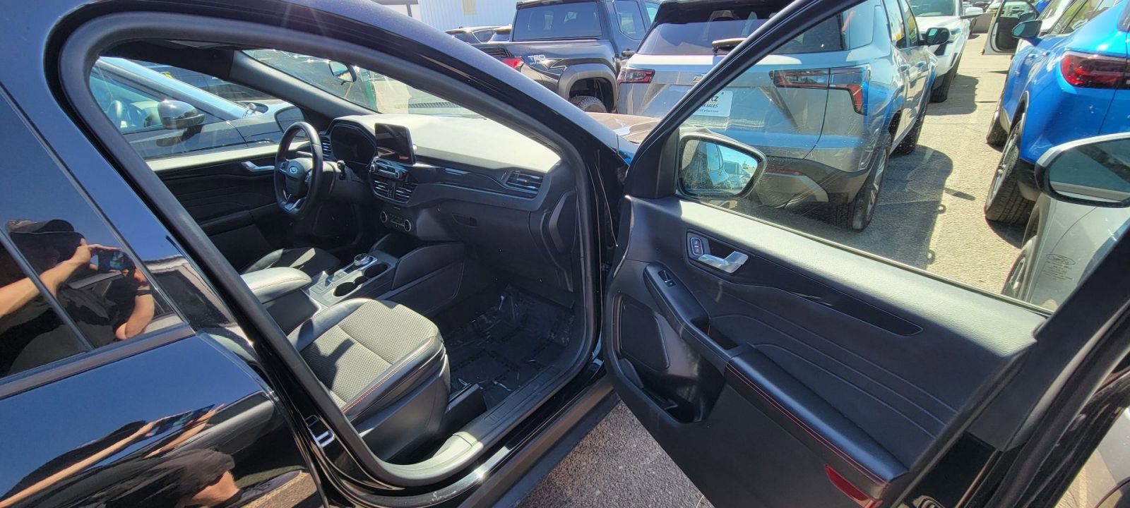 Thumbnail: 2023 Ford Escape - 10