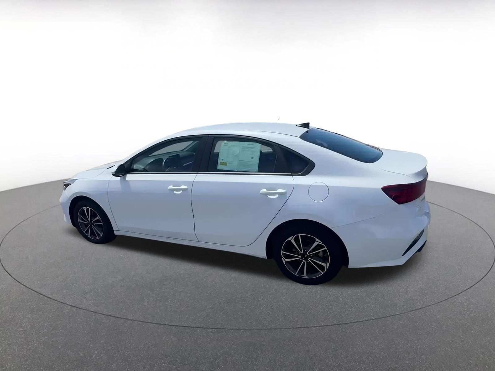 Thumbnail: 2024 Kia Forte - 10