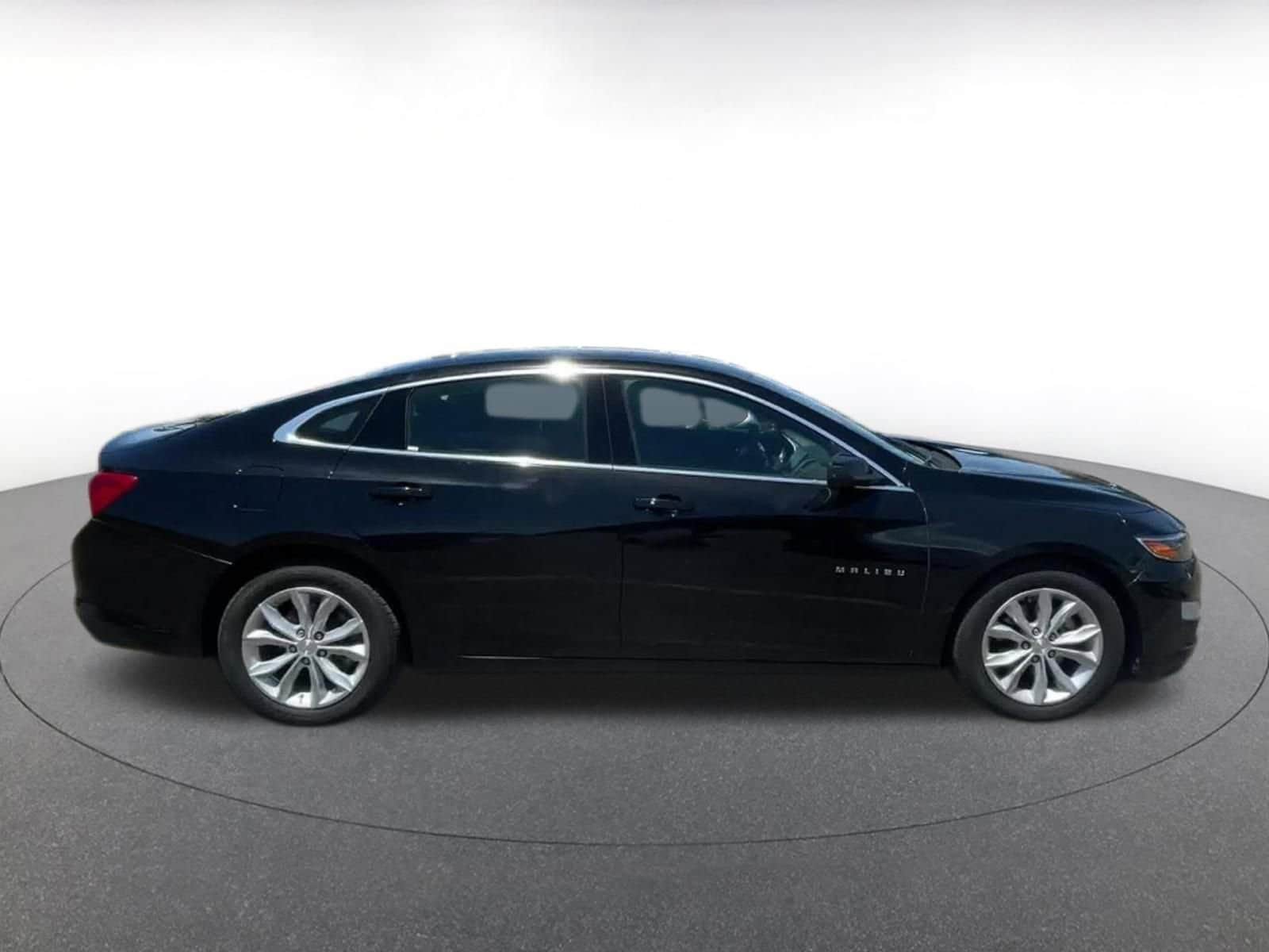 Thumbnail: 2024 Chevrolet Malibu - 16