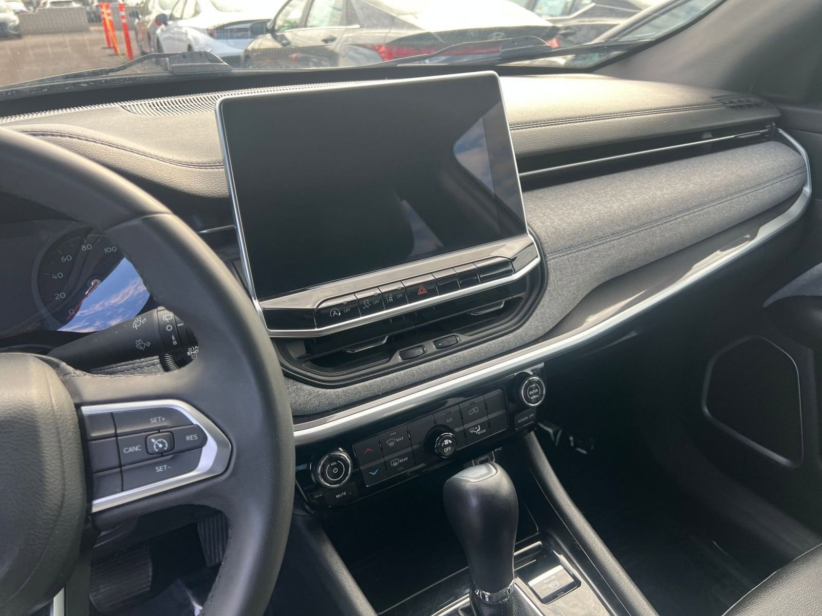 Thumbnail: 2023 Jeep Compass - 21