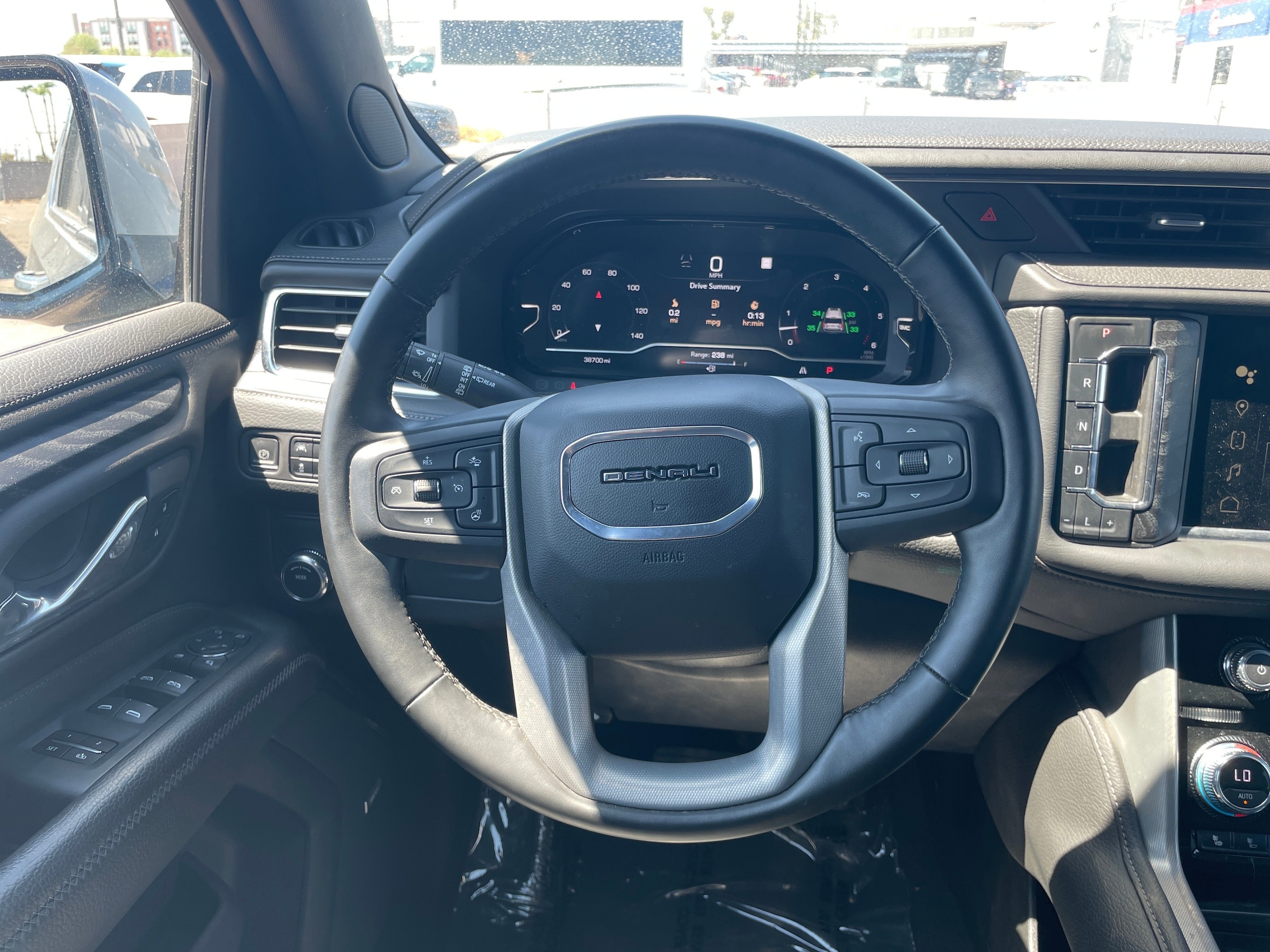 2023 GMC Yukon XL Denali 28