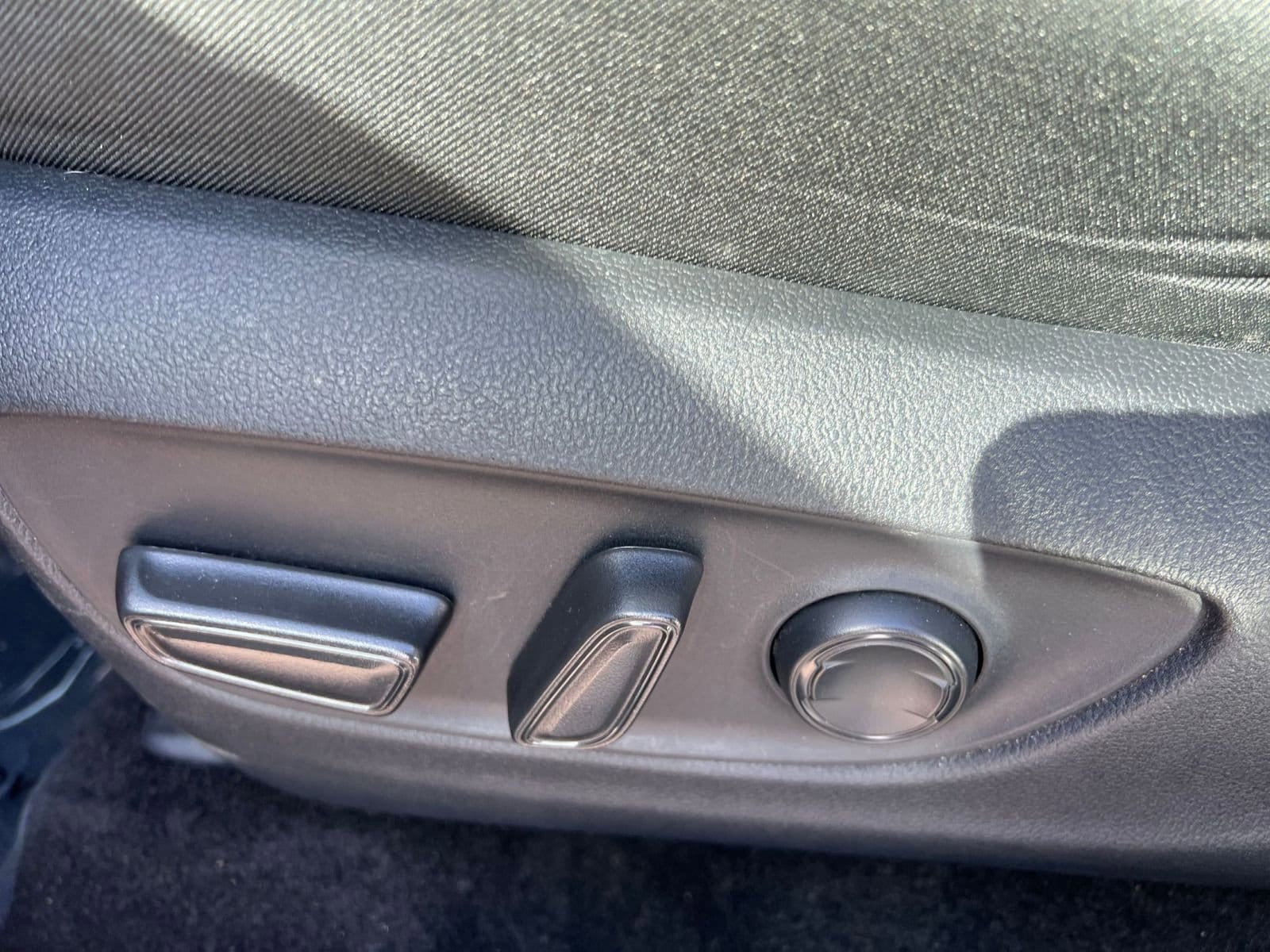 Thumbnail: 2025 Toyota RAV4 - 23