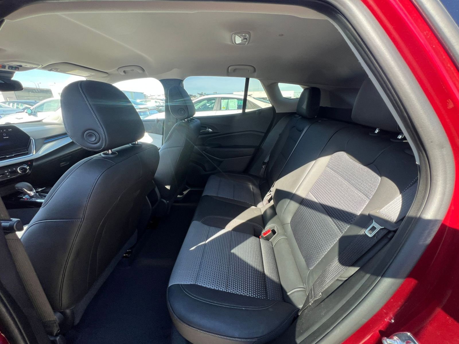 Thumbnail: 2025 Chevrolet Trax - 25