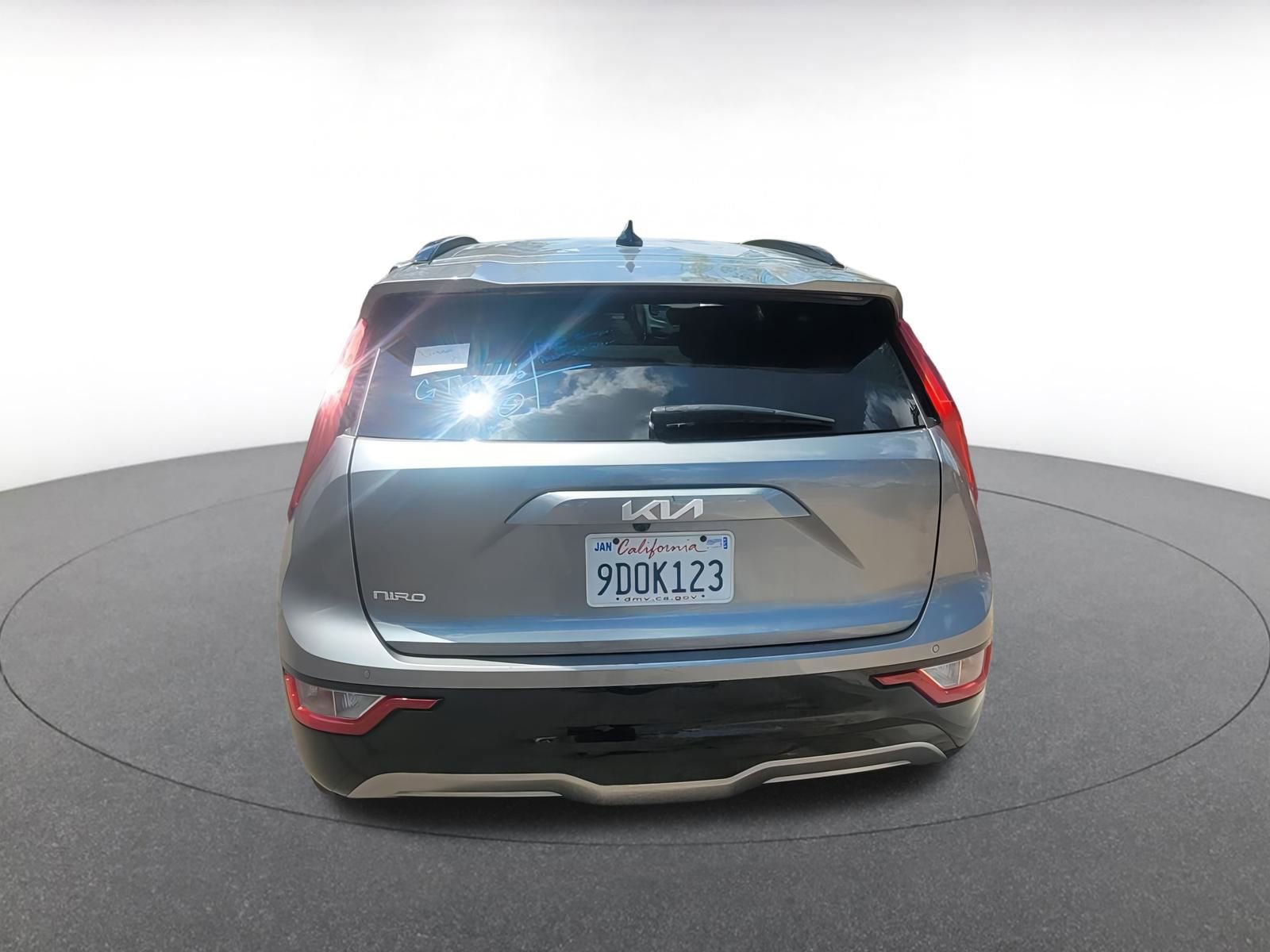 Thumbnail: 2023 Kia Niro - 6