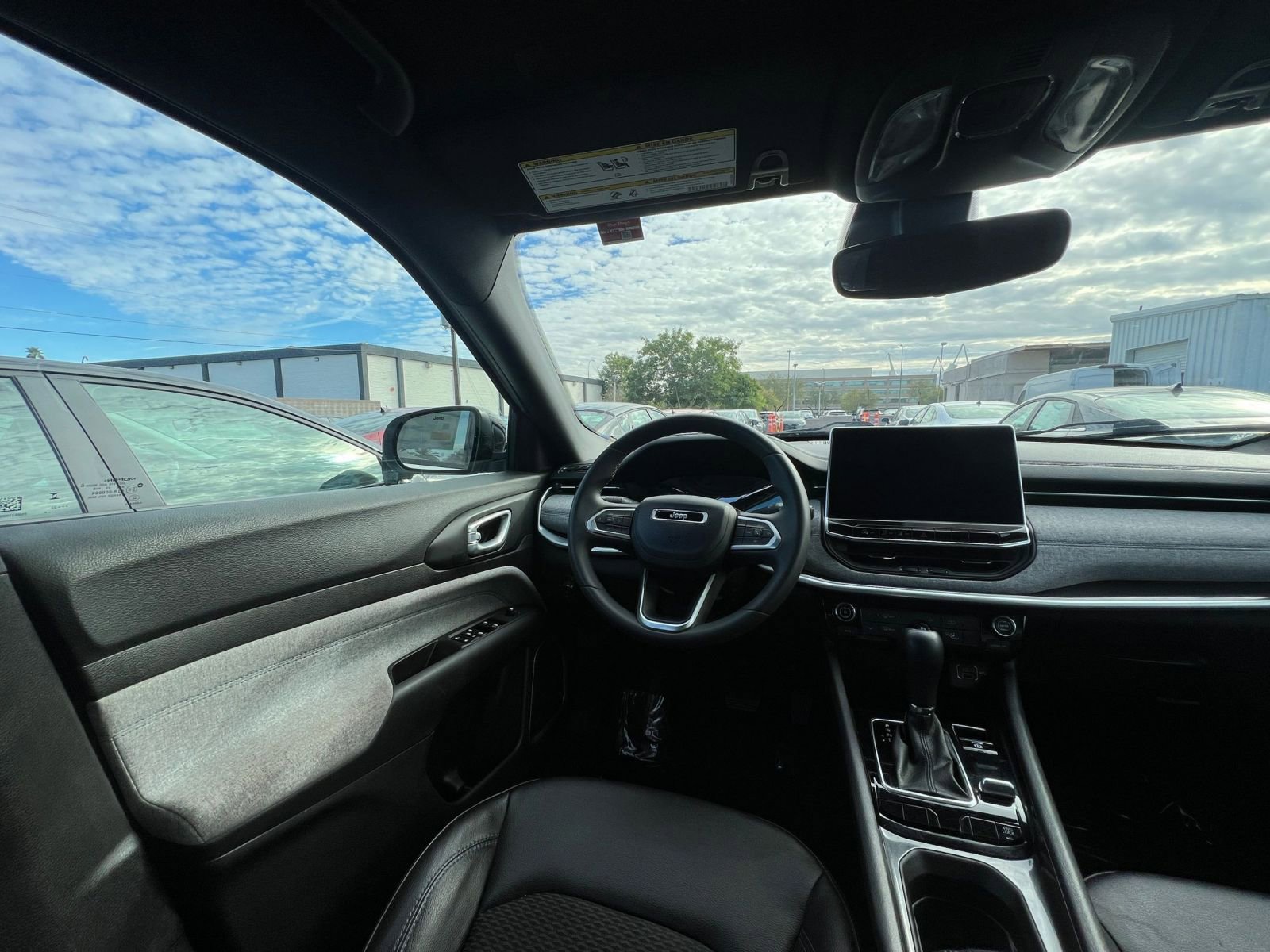 Thumbnail: 2023 Jeep Compass - 34