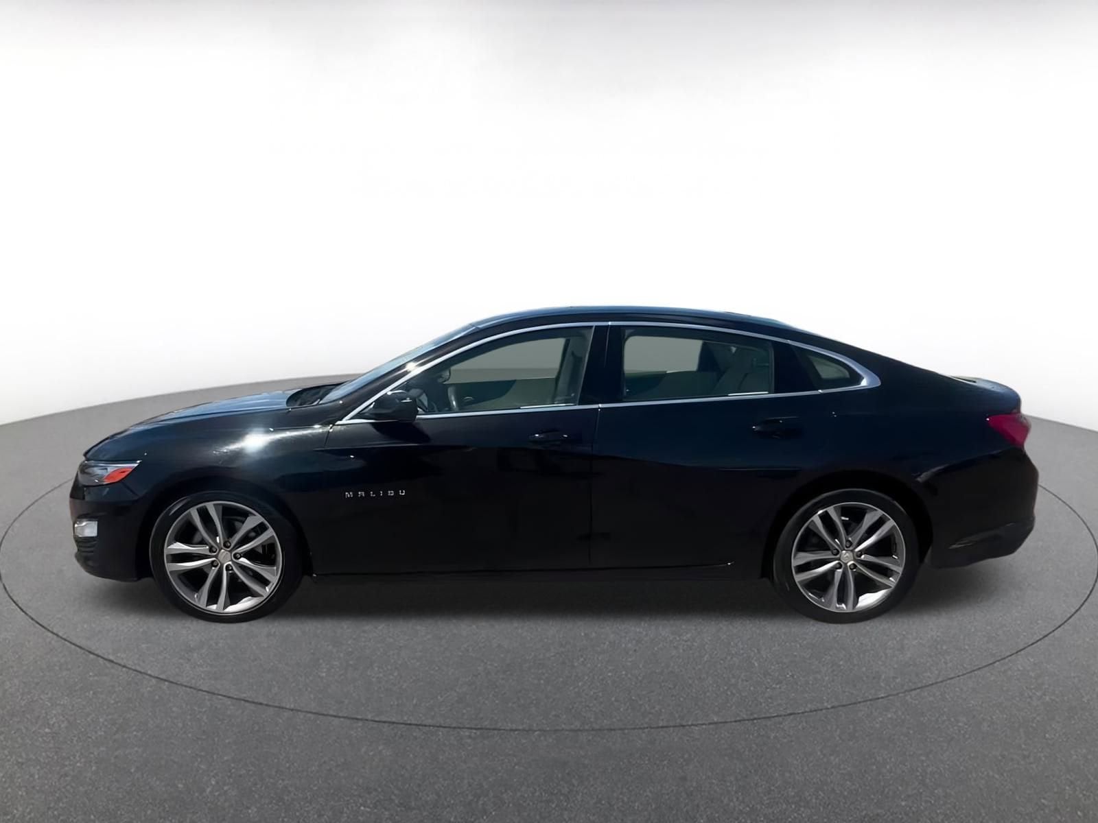 Thumbnail: 2024 Chevrolet Malibu - 9