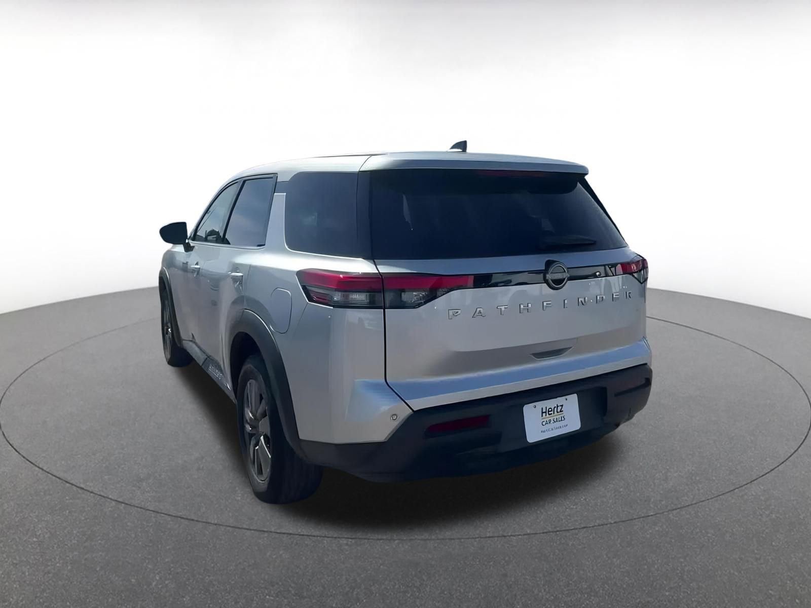 2024 Nissan Pathfinder S 11