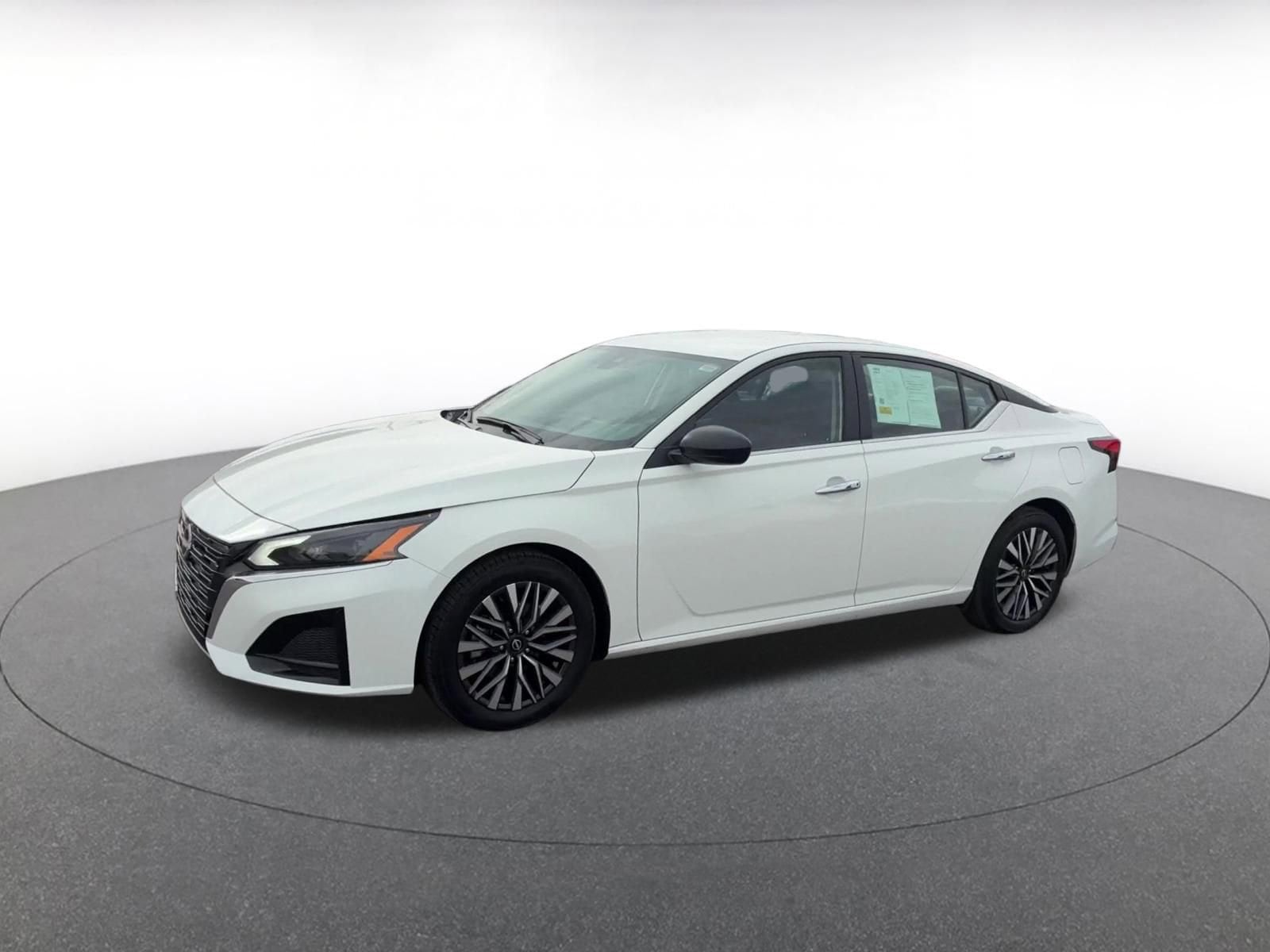 Thumbnail: 2025 Nissan Altima - 10