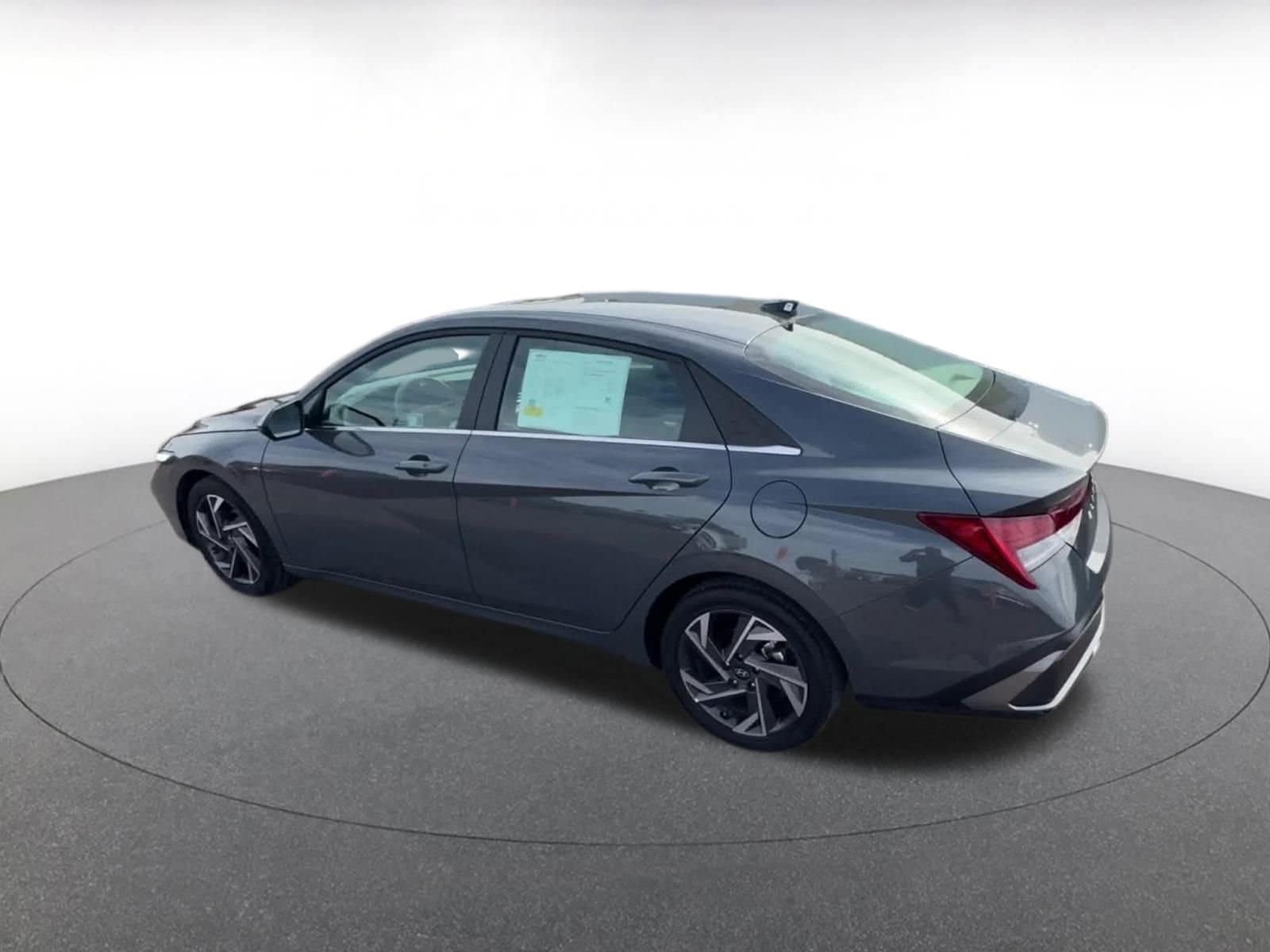 Thumbnail: 2025 Hyundai Elantra - 10