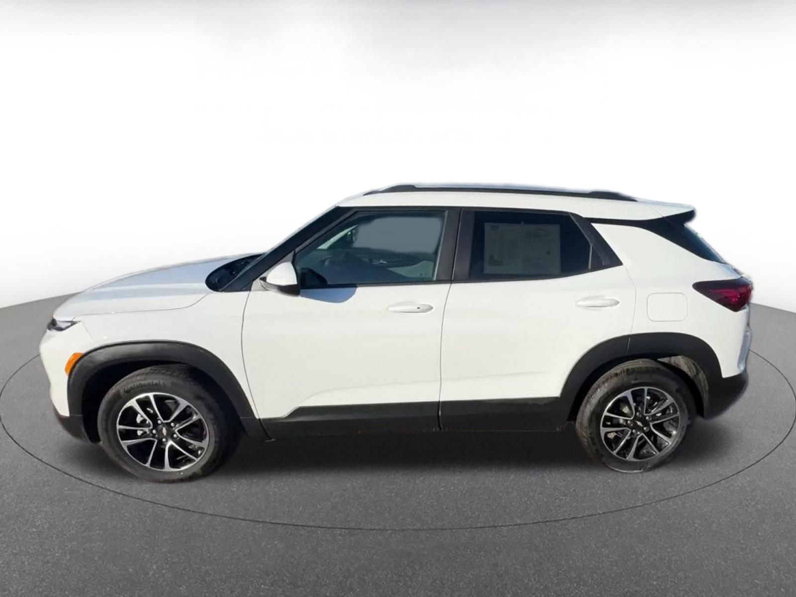 Thumbnail: 2025 Chevrolet TrailBlazer - 9