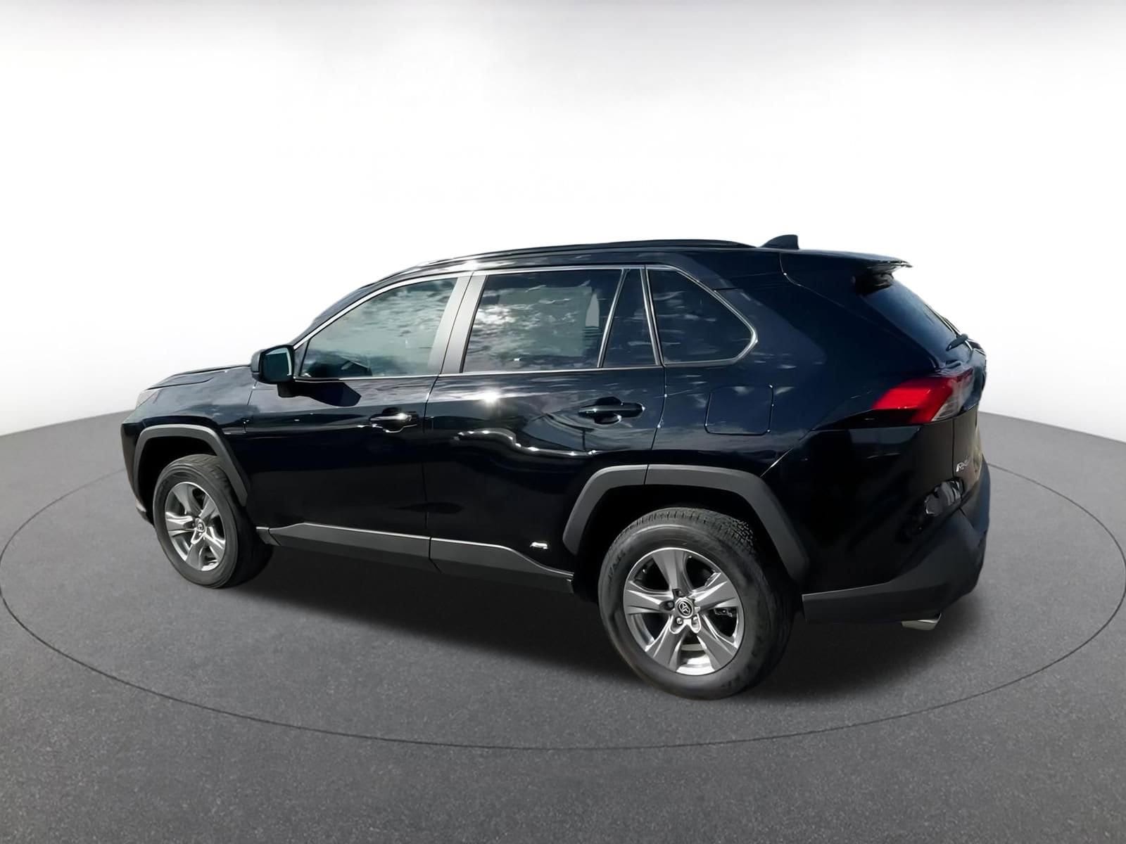 Thumbnail: 2025 Toyota RAV4 - 10