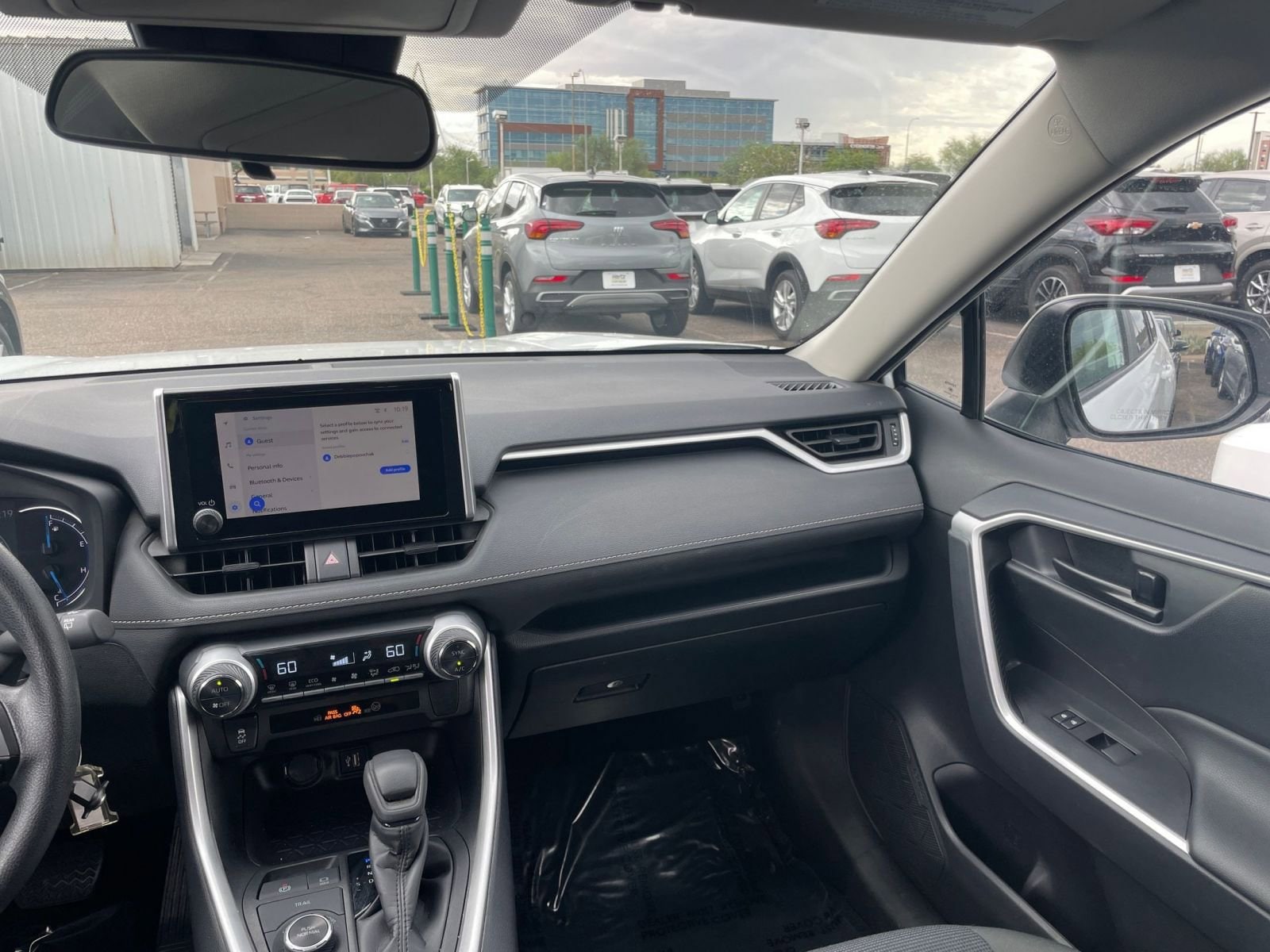 Thumbnail: 2025 Toyota RAV4 - 34