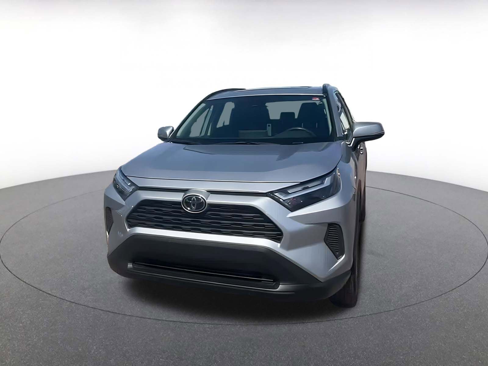 2024 Toyota RAV4 XLE 5