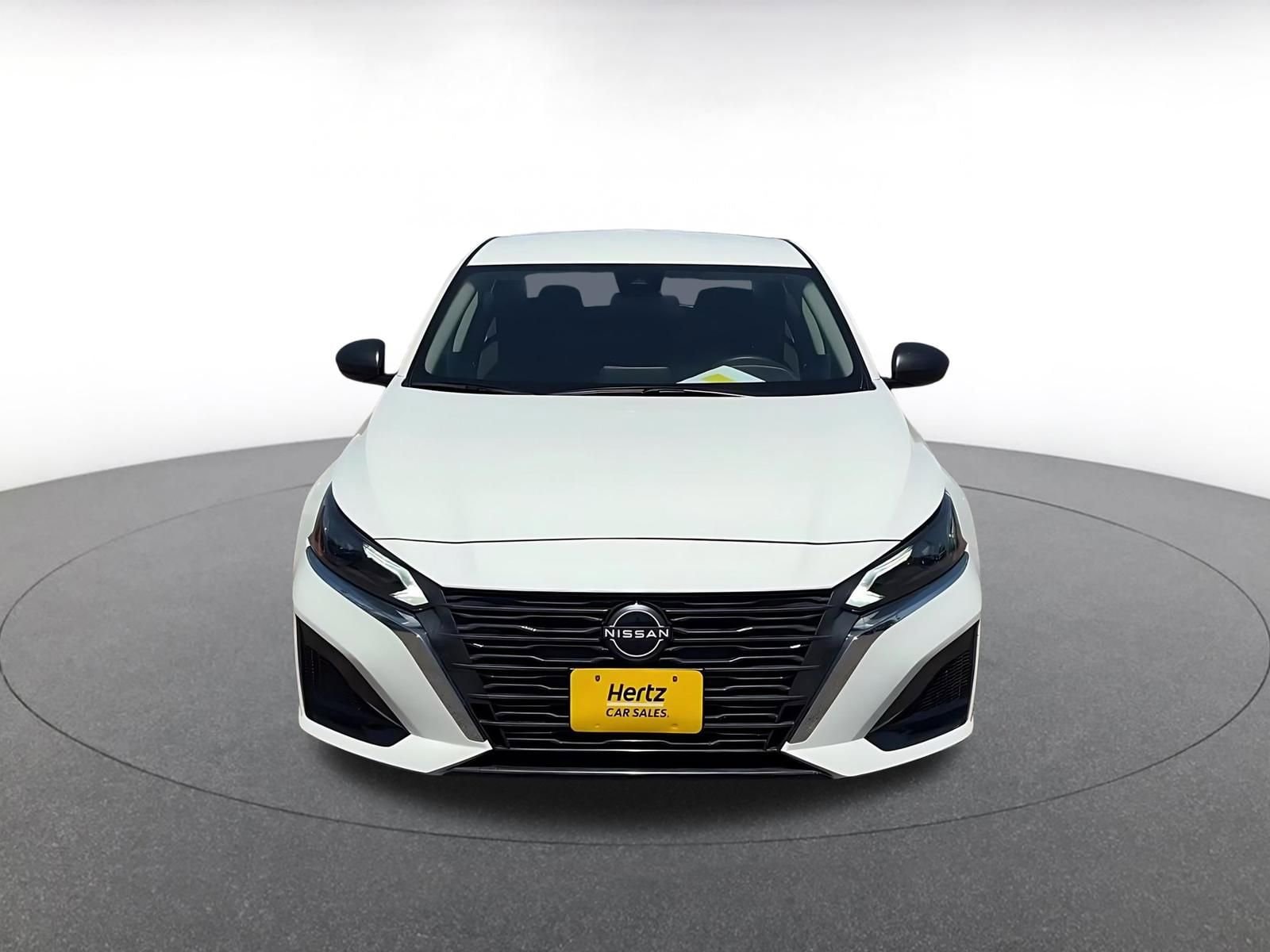 Thumbnail: 2025 Nissan Altima - 4