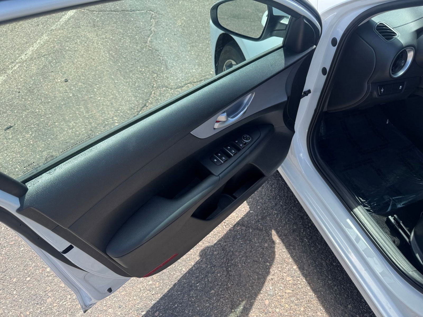 Thumbnail: 2024 Kia Forte - 20