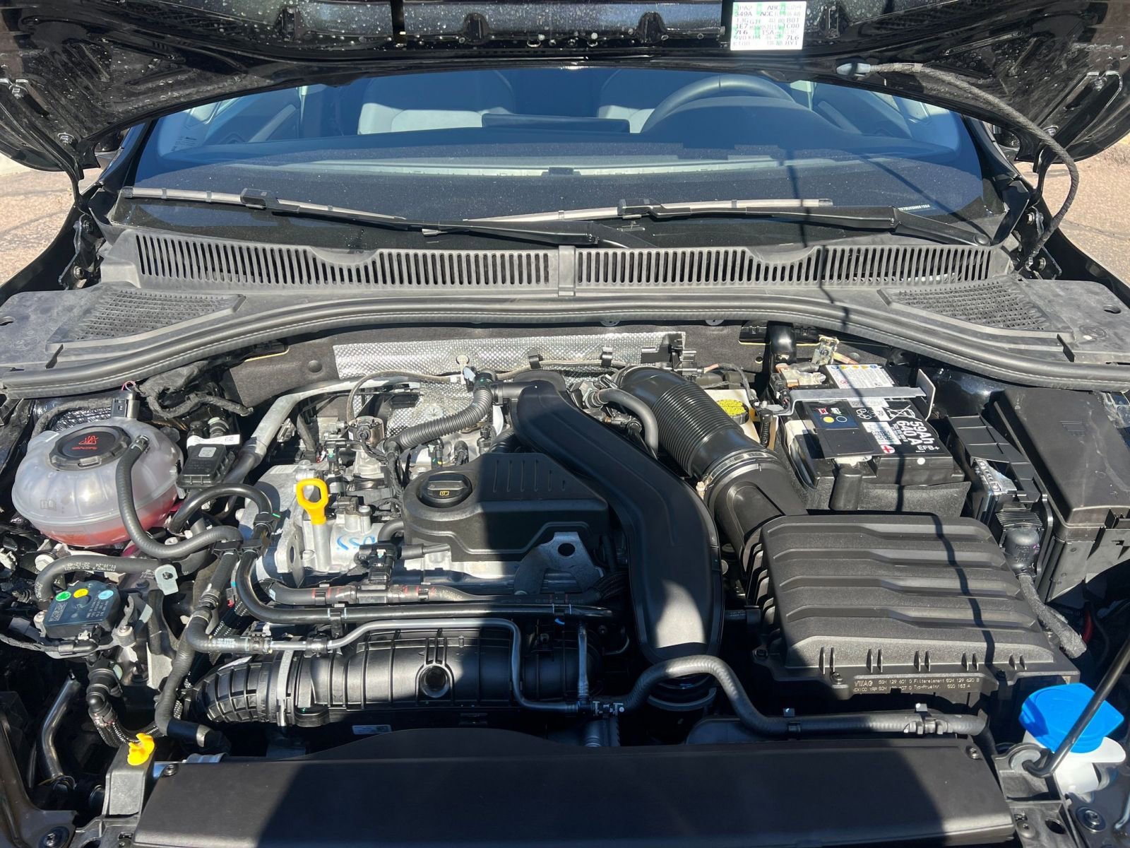 Thumbnail: 2025 Volkswagen Jetta - 32