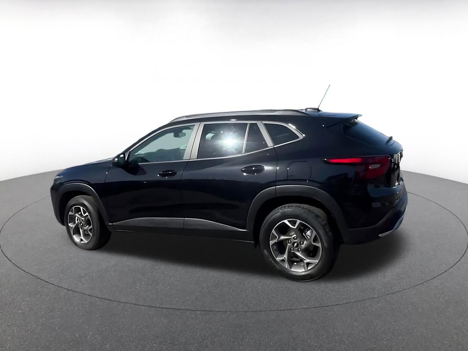 Thumbnail: 2025 Chevrolet Trax - 10