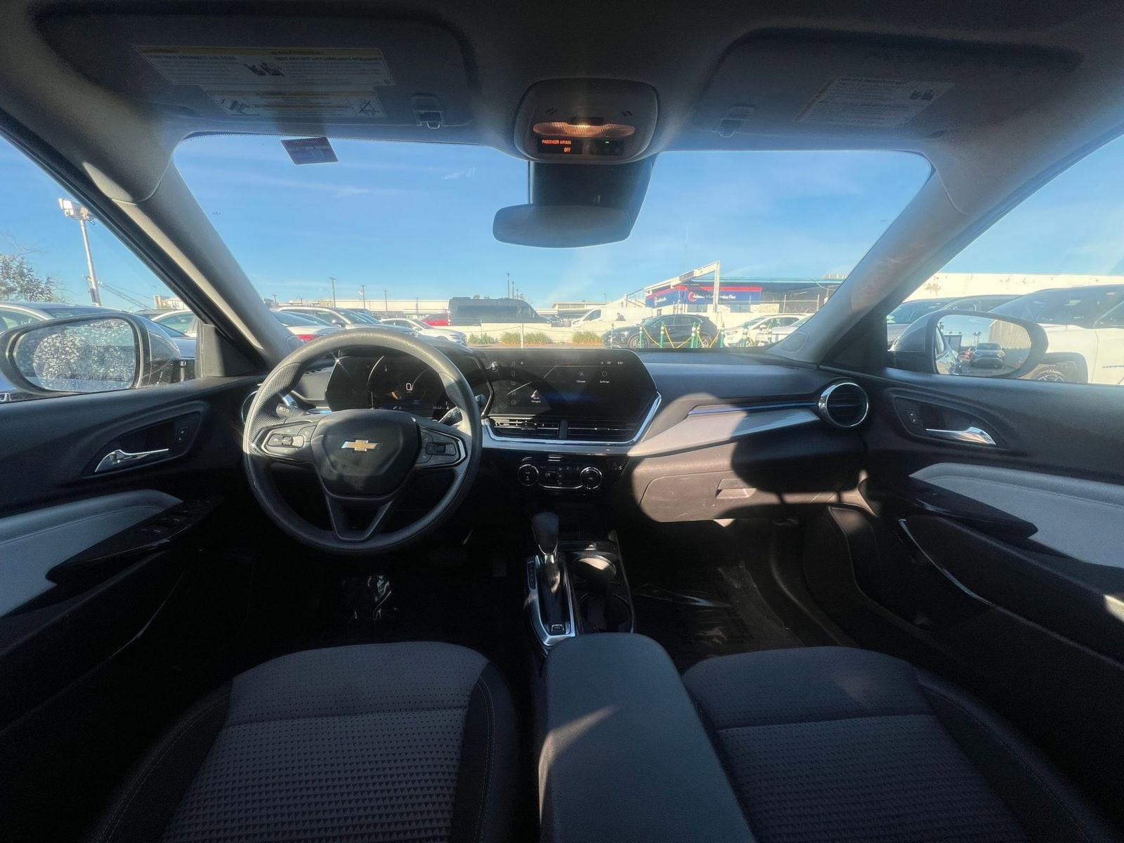 Thumbnail: 2025 Chevrolet Trax - 33