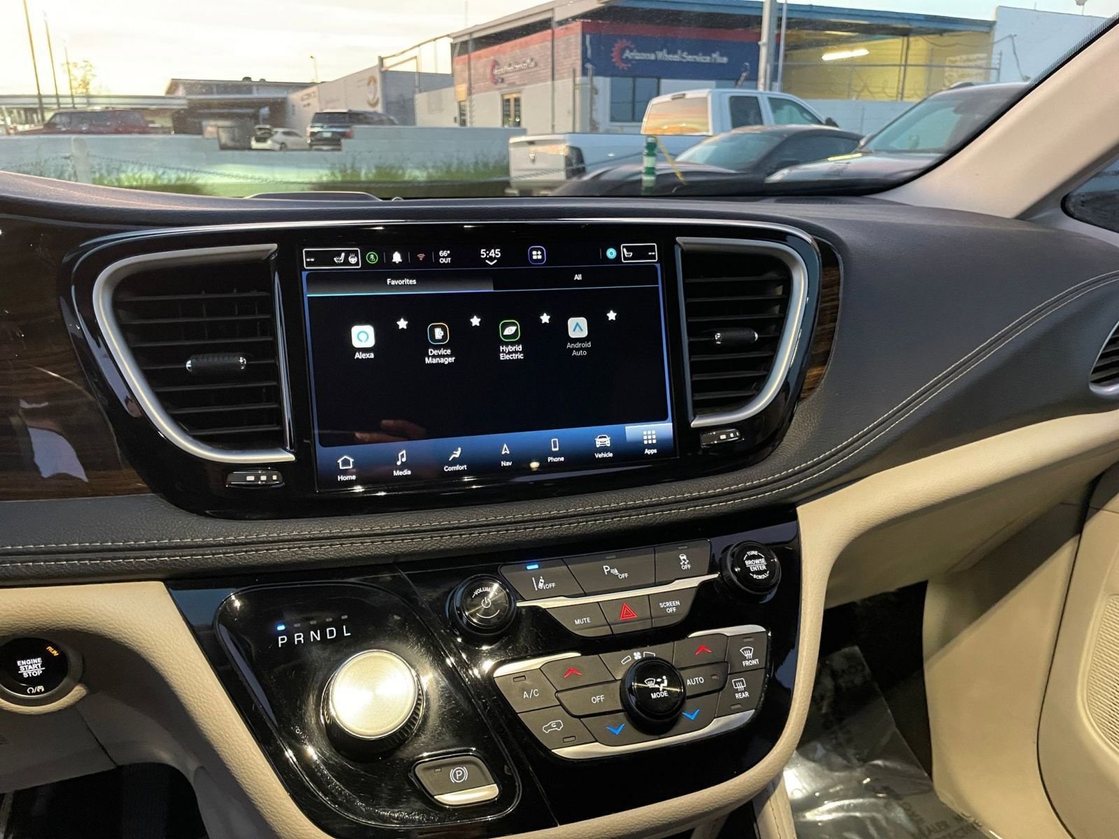 Thumbnail: 2023 Chrysler Pacifica - 20