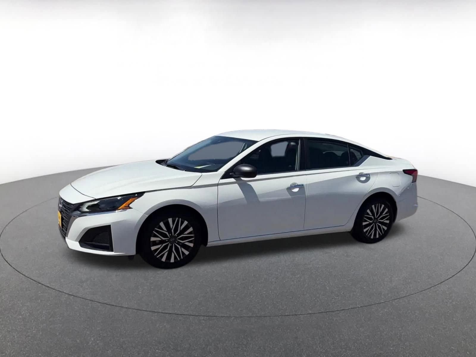 Thumbnail: 2025 Nissan Altima - 8