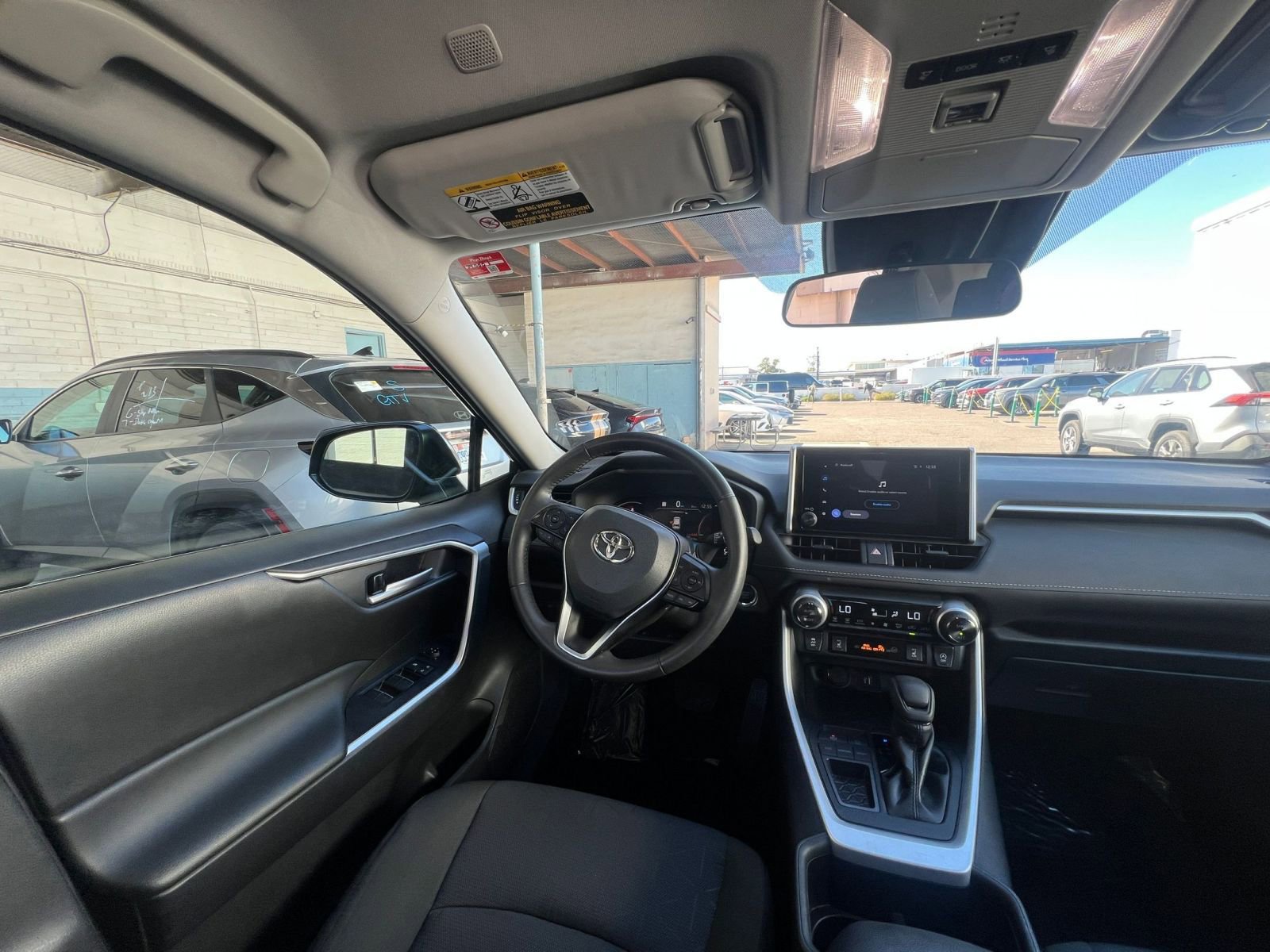 Thumbnail: 2025 Toyota RAV4 - 34