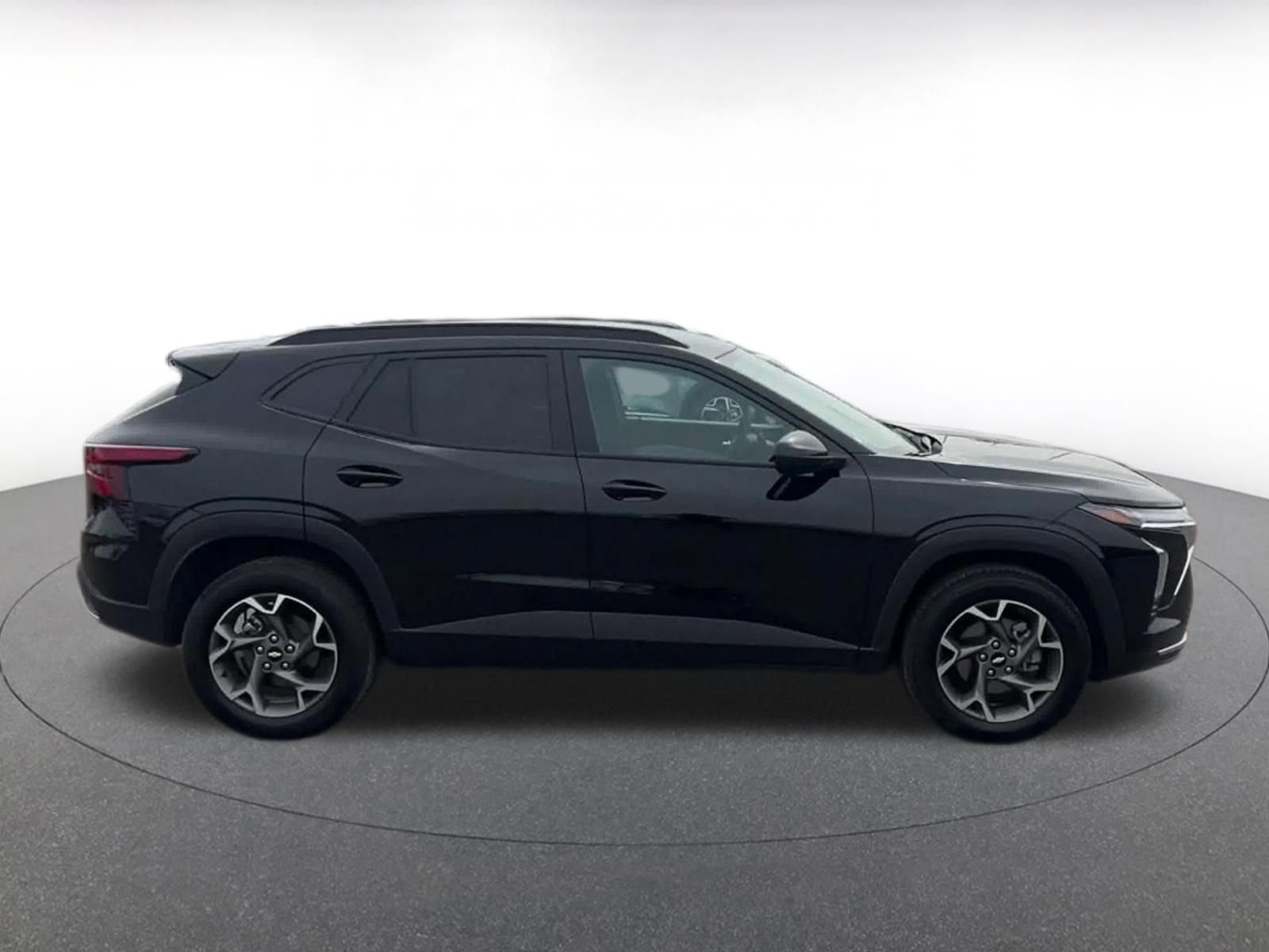 Thumbnail: 2025 Chevrolet Trax - 16