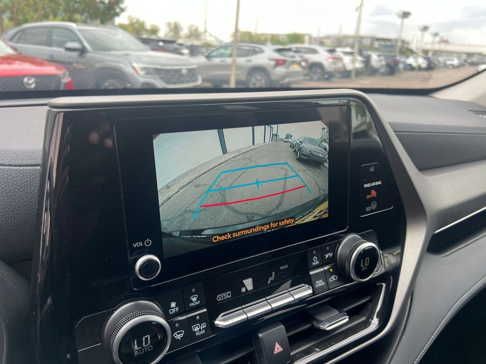 Thumbnail: 2025 Toyota Highlander - 27