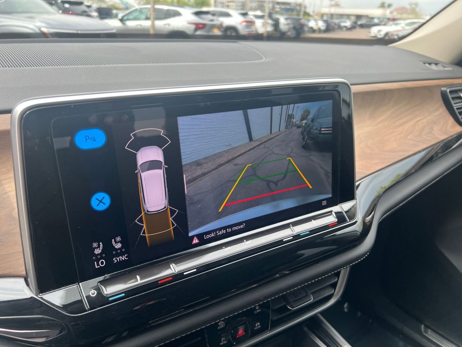 Thumbnail: 2024 Volkswagen Atlas - 27