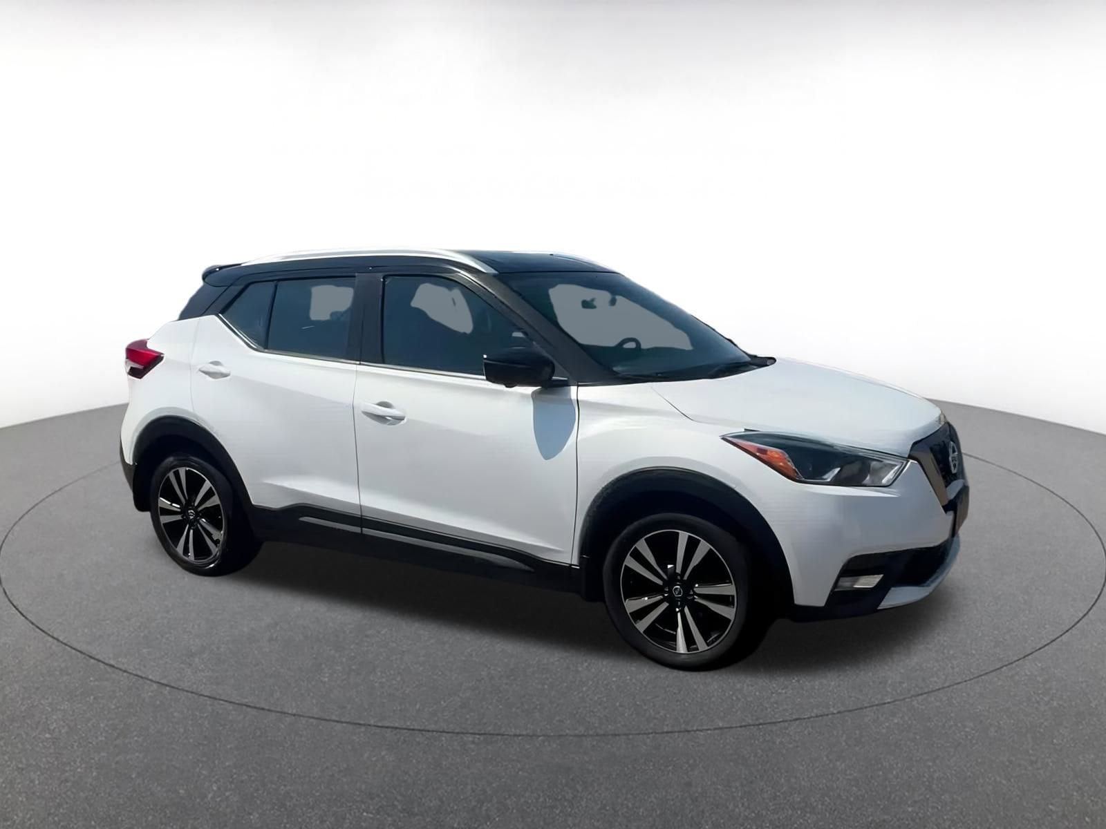 Thumbnail: 2020 Nissan Kicks - 2
