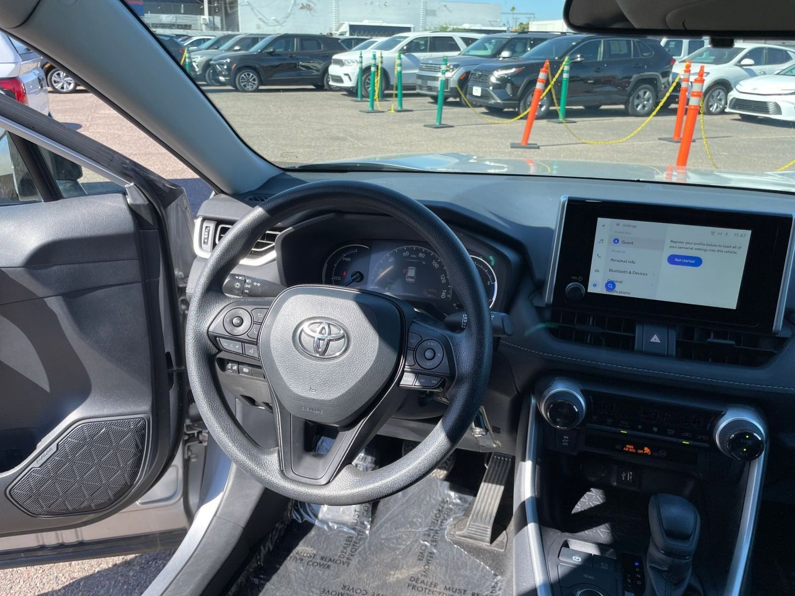 Thumbnail: 2025 Toyota RAV4 - 33