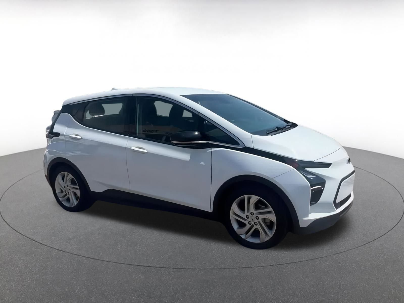 Thumbnail: 2023 Chevrolet Bolt EV - 2
